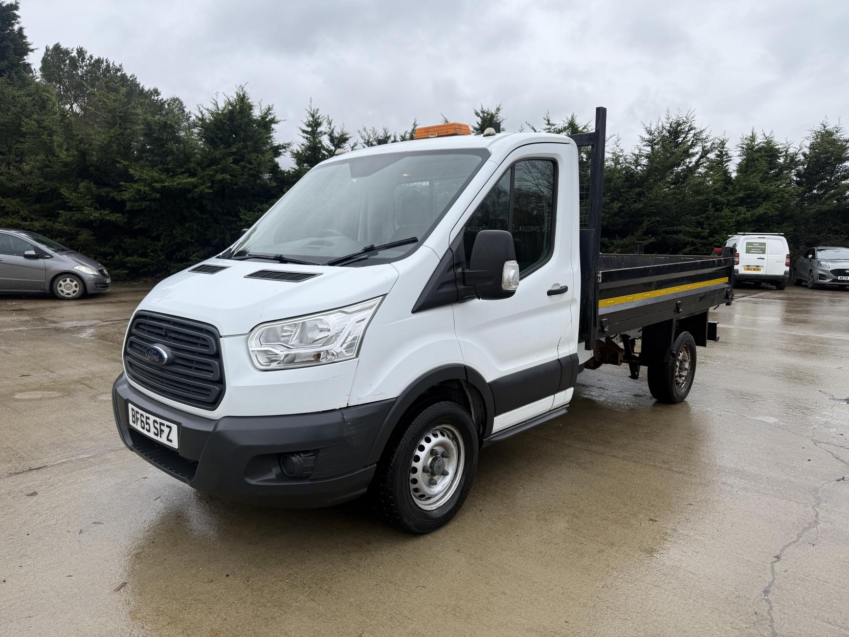 Ford Transit 2.2 TDCi 350 Tipper 2dr Diesel Manual RWD L2 H1 Euro 5 (DRW) (125 ps)