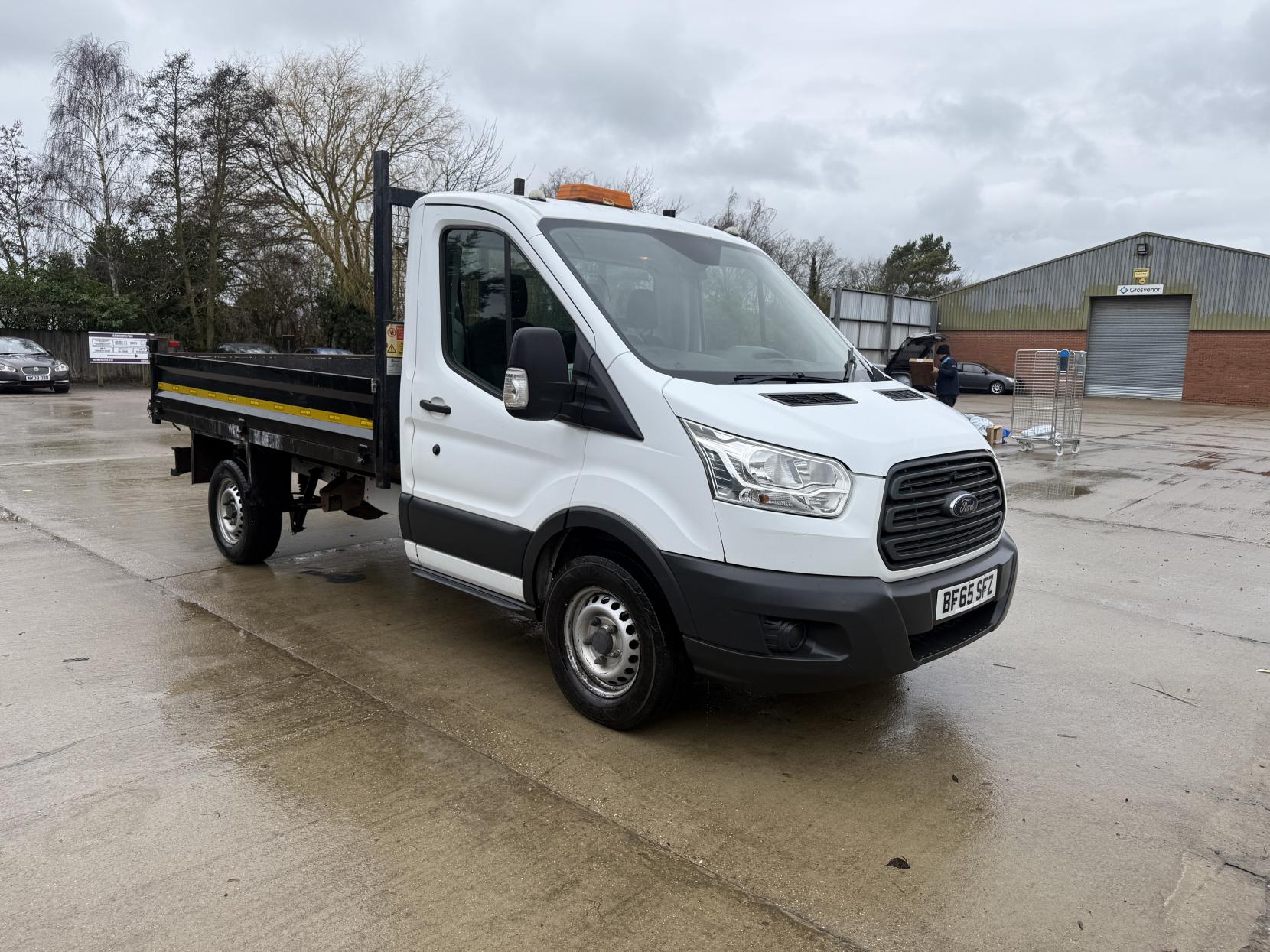 Ford Transit 2.2 TDCi 350 Tipper 2dr Diesel Manual RWD L2 H1 Euro 5 (DRW) (125 ps)