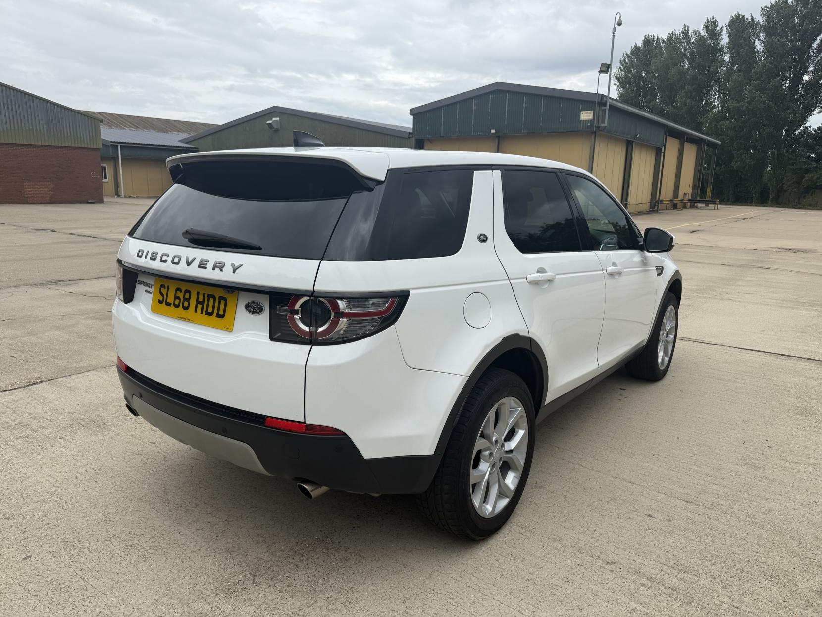 Land Rover Discovery Sport 2.0 TD4 HSE SUV 5dr Diesel Auto 4WD Euro 6 (s/s) (180 ps)