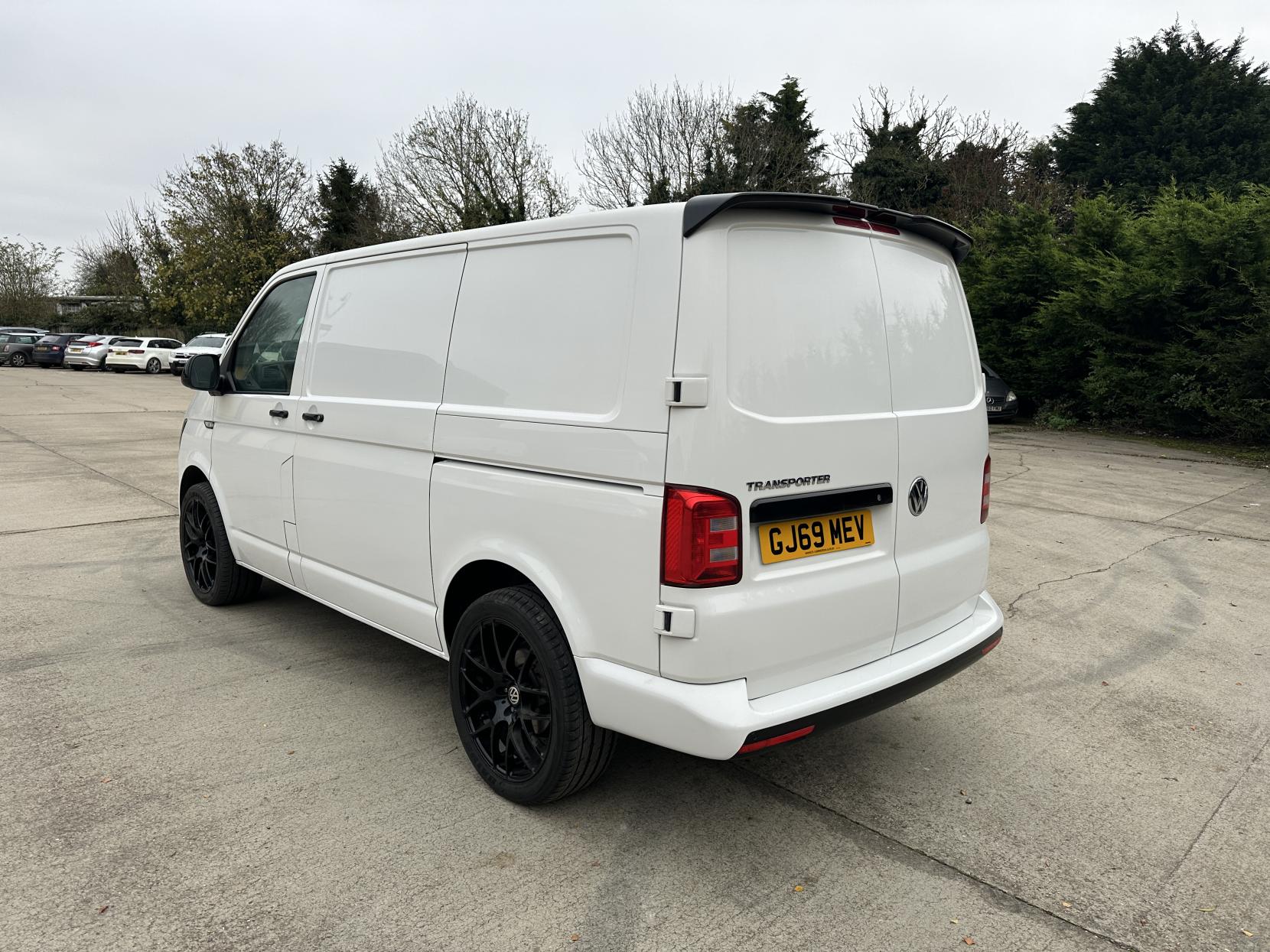 Volkswagen Transporter 2.0 TDI T28 Startline Panel Van 5dr Diesel Manual FWD SWB Euro 6 (s/s) (102 ps)