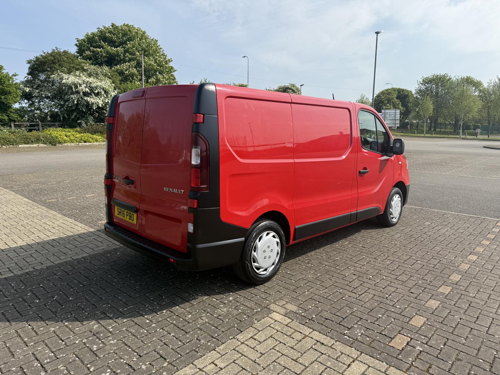 Renault Trafic 1.6 dCi ENERGY 29 Business Panel Van 5dr Diesel Manual SWB Standard Roof Euro 5 (s/s) (120 ps)
