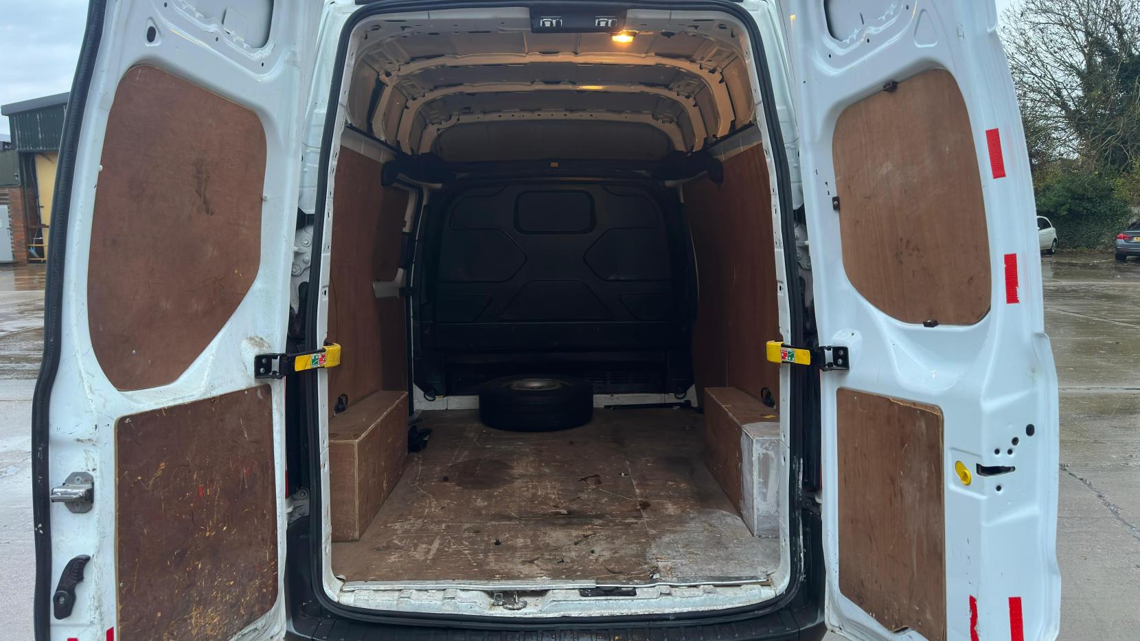 Ford Transit Custom 2.0 TDCi 270 Panel Van 5dr Diesel Manual L1 H2 (164 g/km, 104 bhp)