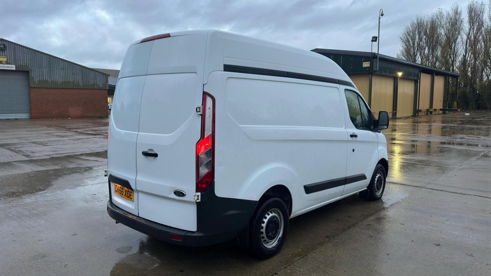Ford Transit Custom 2.0 TDCi 270 Panel Van 5dr Diesel Manual L1 H2 (164 g/km, 104 bhp)