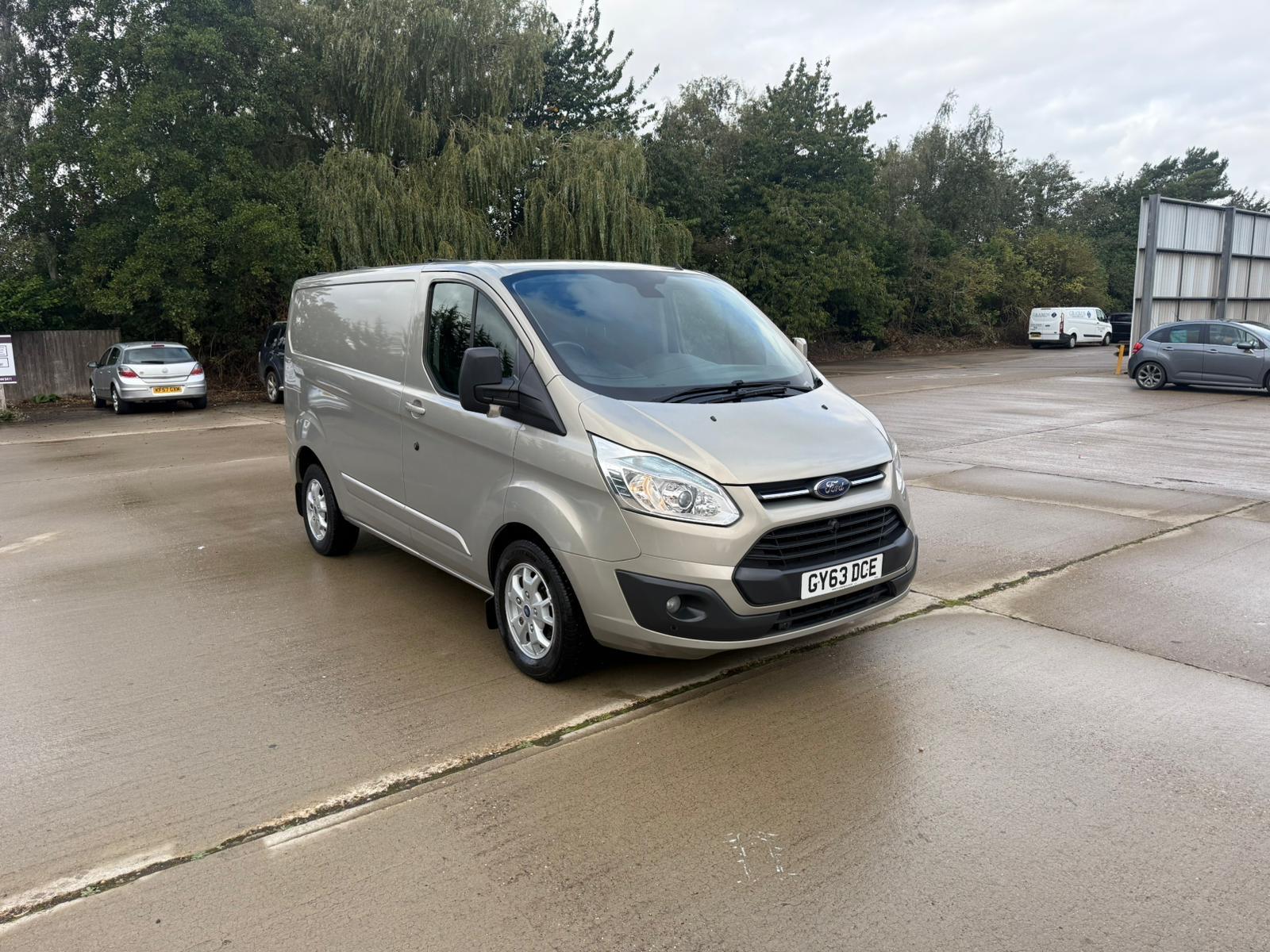 Ford Transit Custom 2.2 TDCi 290 Limited Panel Van 5dr Diesel Crew Cab Manual L1 H1 (186 g/km, 123 bhp)