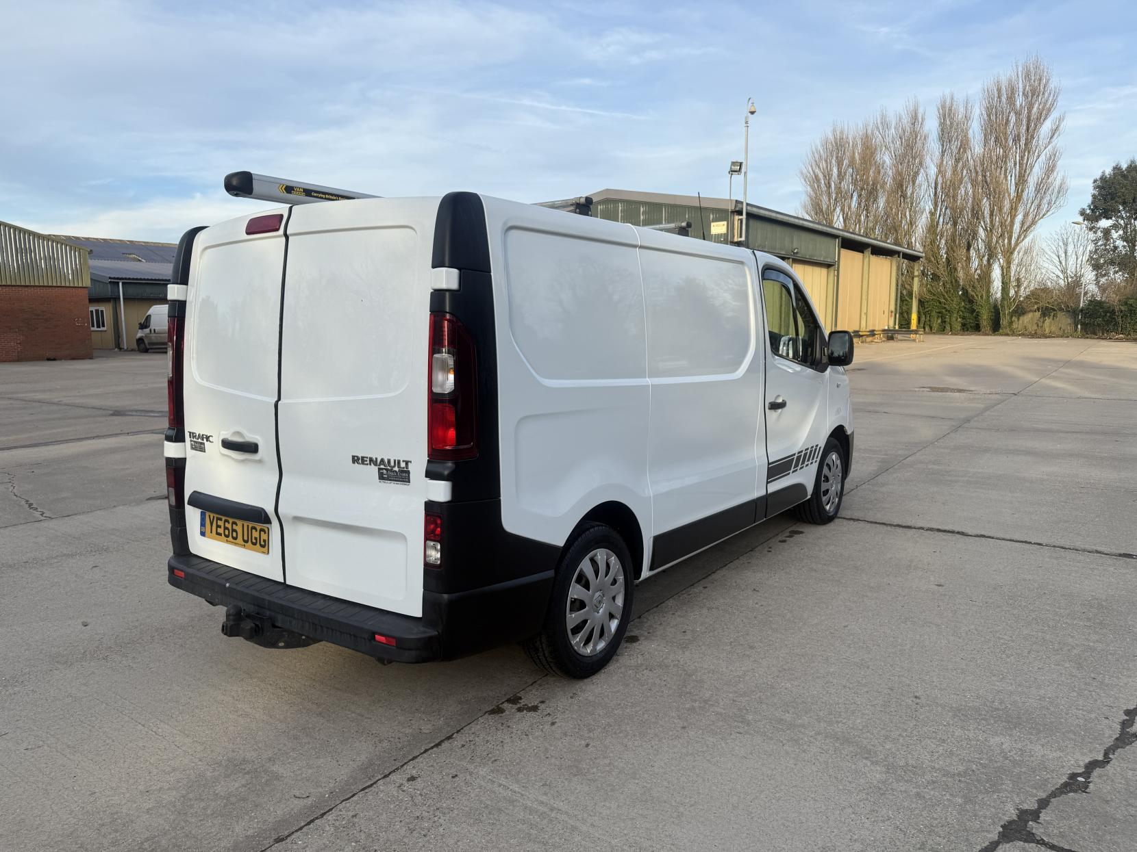 Renault Trafic 1.6 dCi ENERGY 27 Business Panel Van 5dr Diesel Manual SWB Standard Roof Euro 6 (s/s) (125 ps)