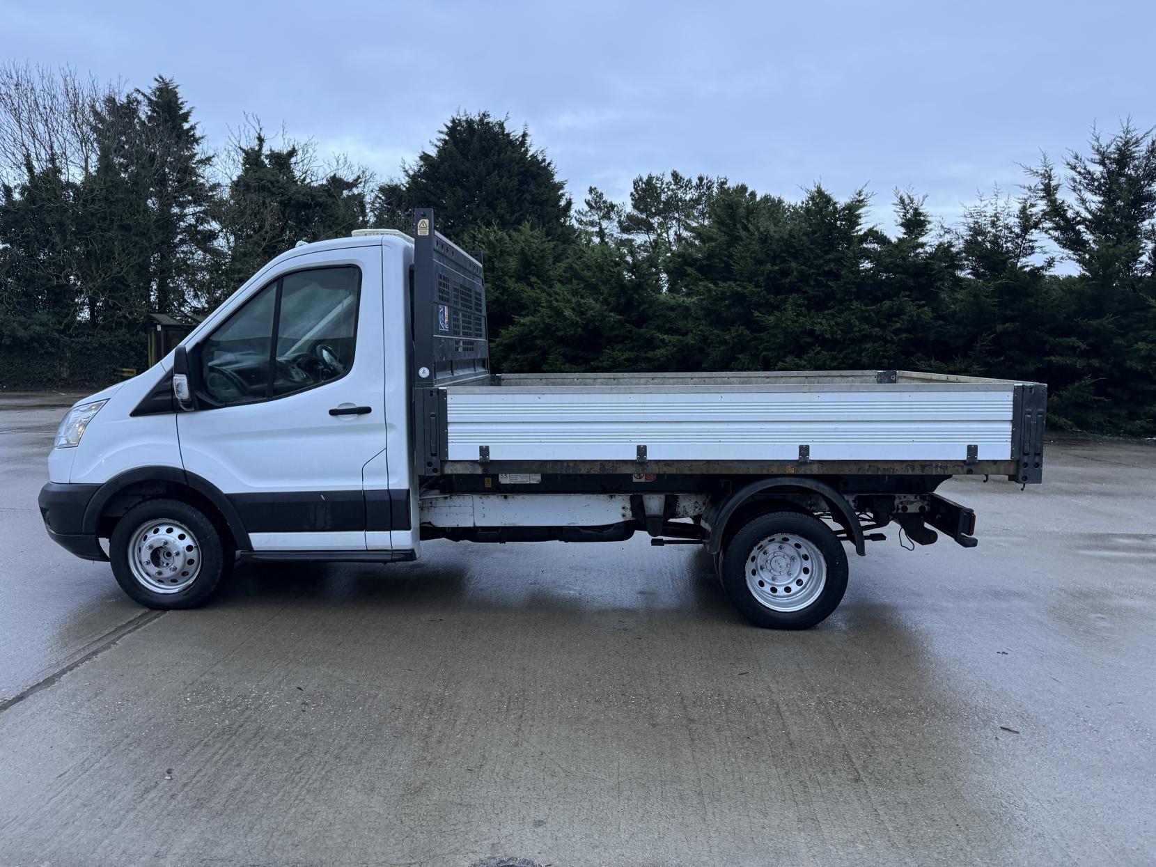 Ford Transit 2.2 TDCi 350 Tipper 2dr Diesel Manual RWD L2 H1 Euro 5 (DRW) (125 ps)