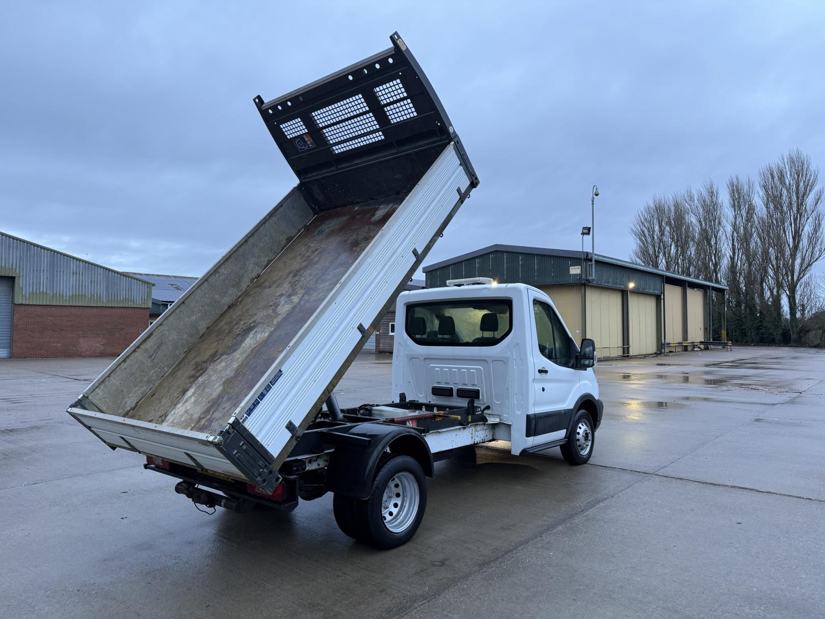 Ford Transit 2.2 TDCi 350 Tipper 2dr Diesel Manual RWD L2 H1 Euro 5 (DRW) (125 ps)