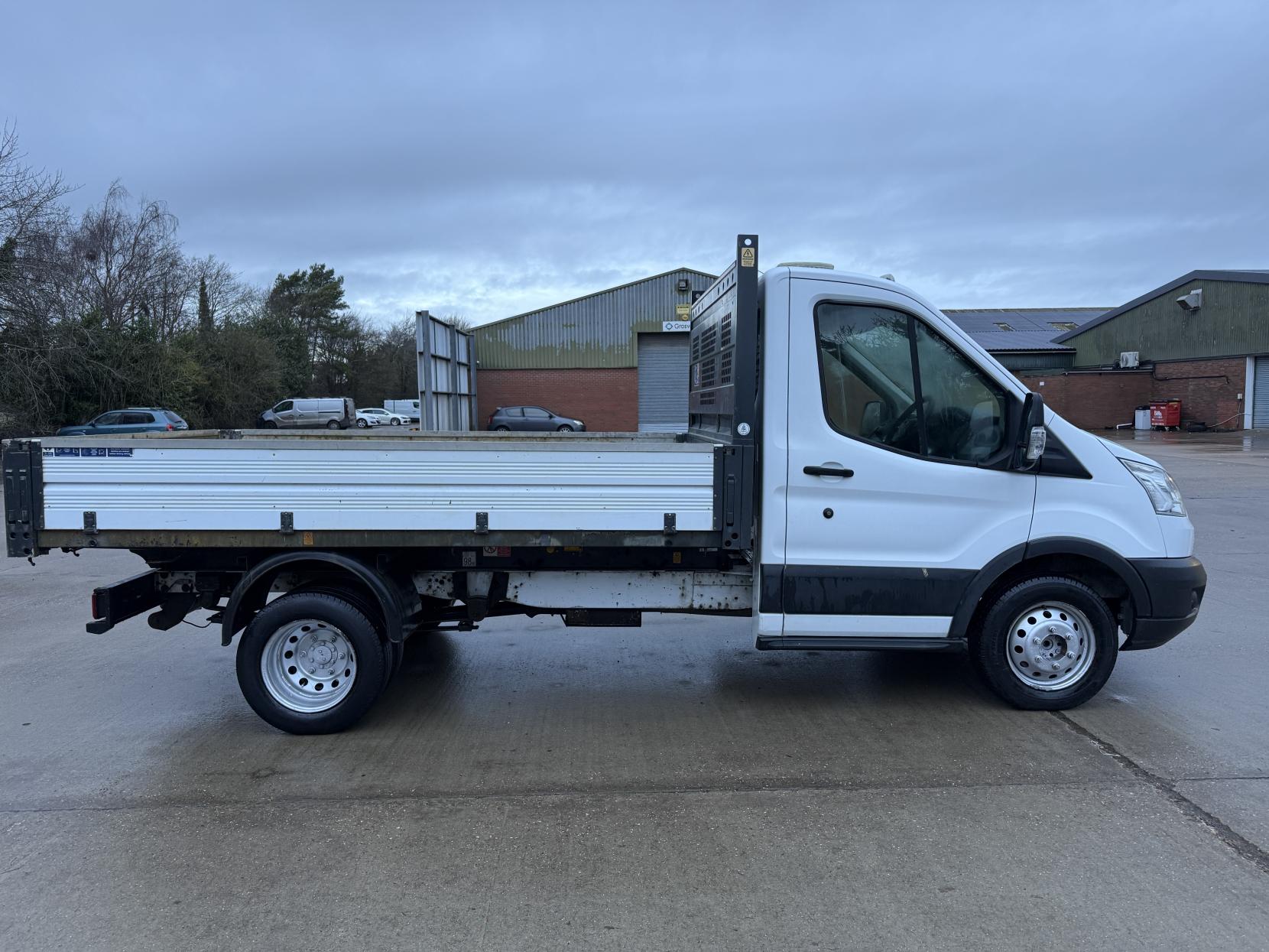 Ford Transit 2.2 TDCi 350 Tipper 2dr Diesel Manual RWD L2 H1 Euro 5 (DRW) (125 ps)