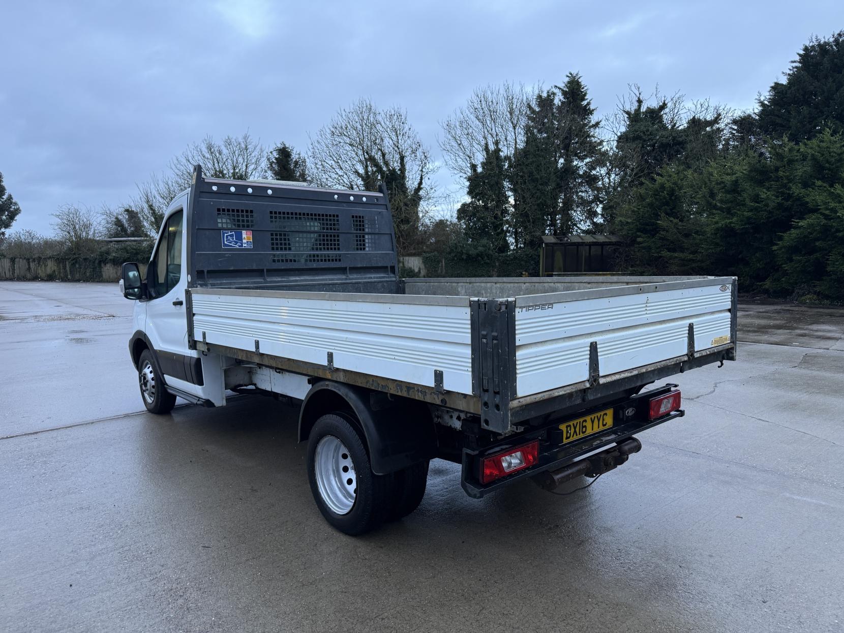 Ford Transit 2.2 TDCi 350 Tipper 2dr Diesel Manual RWD L2 H1 Euro 5 (DRW) (125 ps)