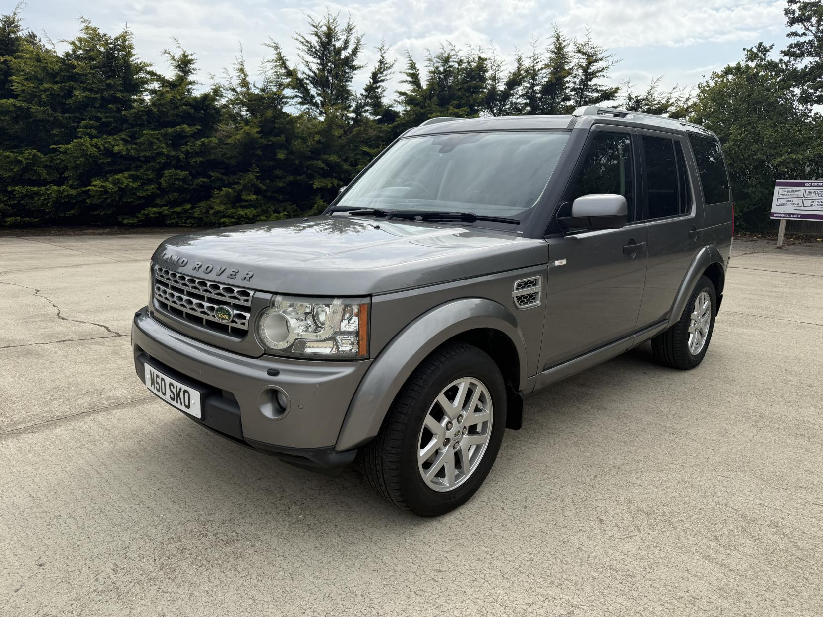 Land Rover Discovery 4 2.7 TD V6 SUV 5dr Diesel Auto 4X4 (244 g/km, 190 bhp)