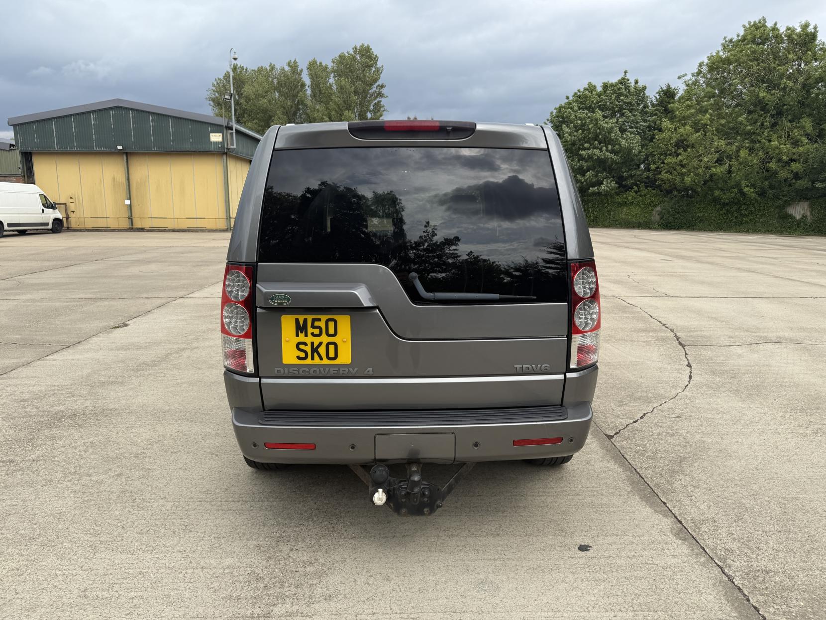 Land Rover Discovery 4 2.7 TD V6 SUV 5dr Diesel Auto 4X4 (244 g/km, 190 bhp)