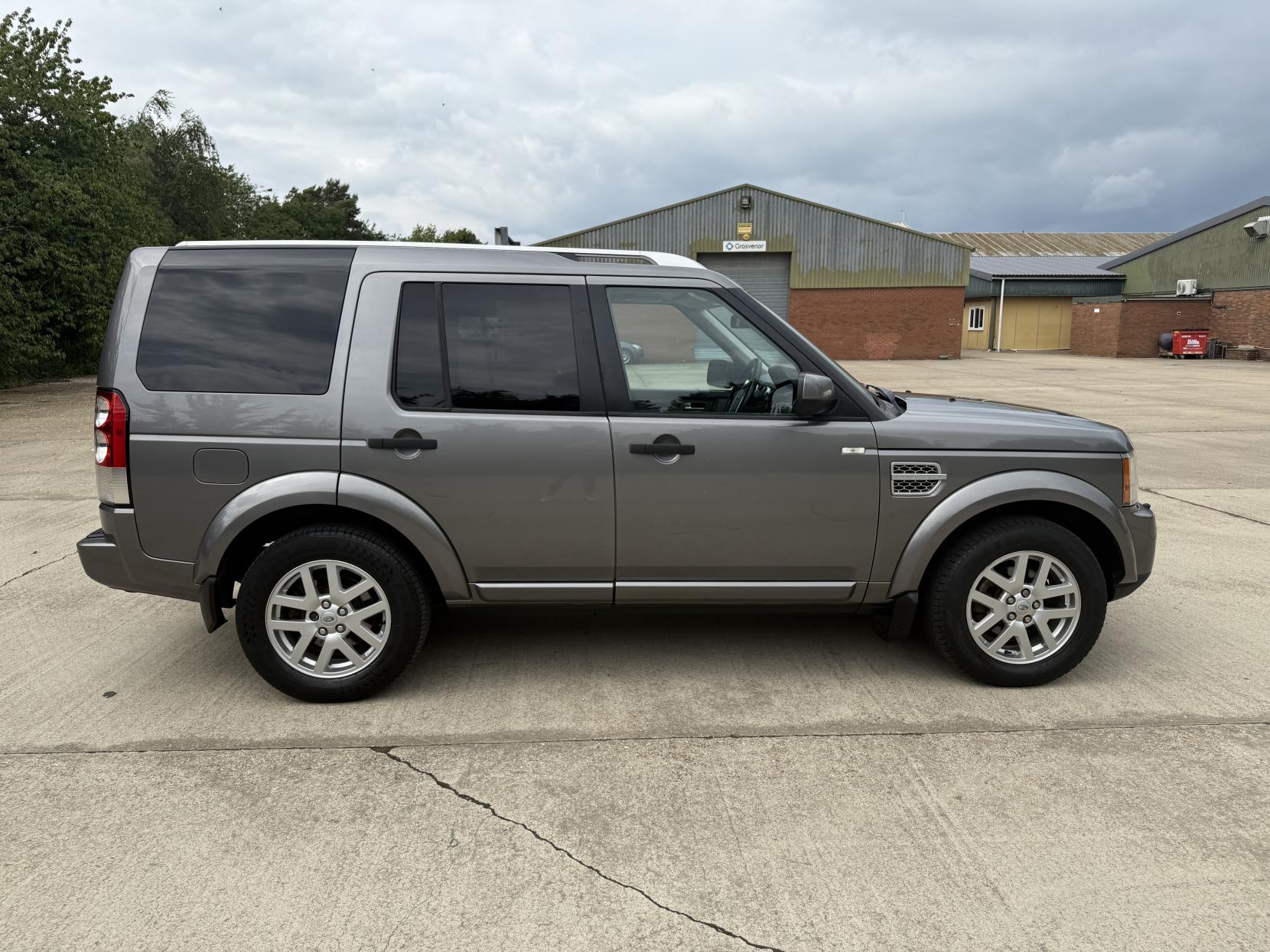 Land Rover Discovery 4 2.7 TD V6 SUV 5dr Diesel Auto 4X4 (244 g/km, 190 bhp)
