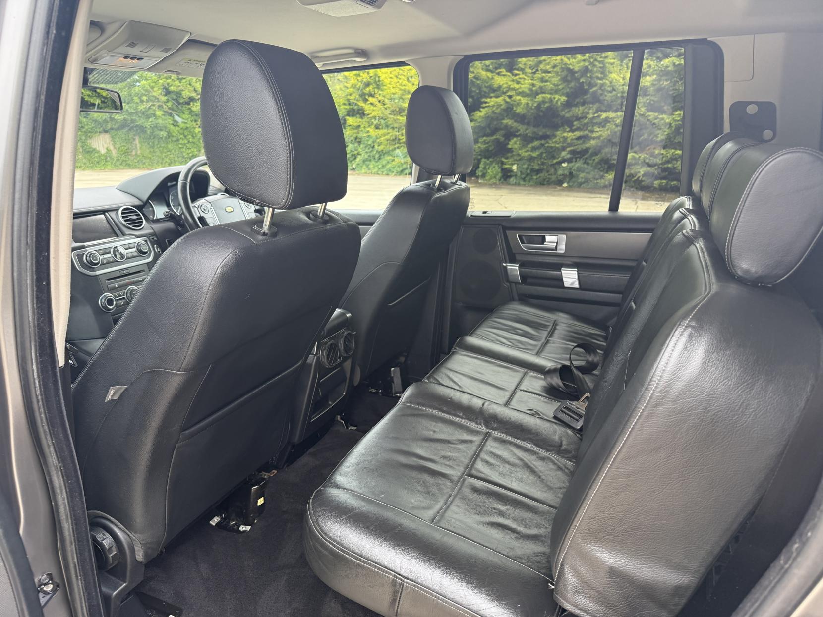 Land Rover Discovery 4 2.7 TD V6 SUV 5dr Diesel Auto 4X4 (244 g/km, 190 bhp)