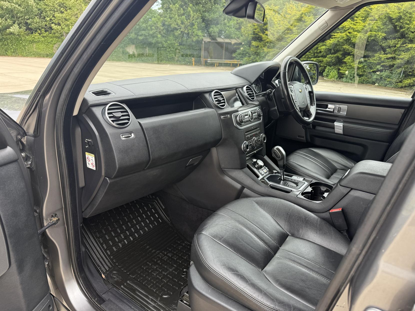 Land Rover Discovery 4 2.7 TD V6 SUV 5dr Diesel Auto 4X4 (244 g/km, 190 bhp)