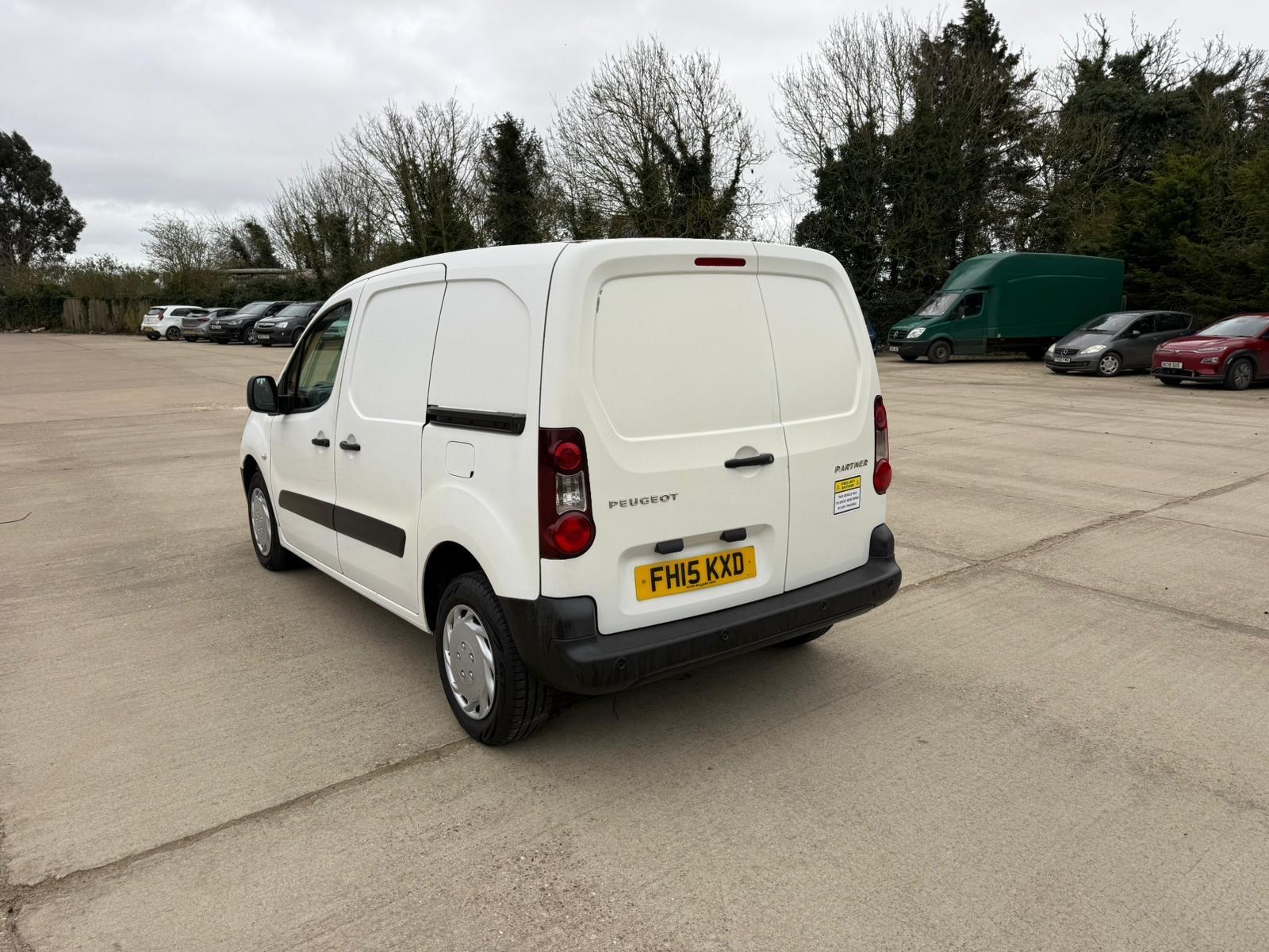 Peugeot Partner 1.6 HDi 850 Professional Panel Van 4dr Diesel Manual L1 (132 g/km, 90 bhp)