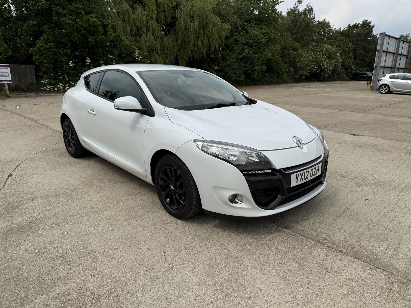 Renault Megane 1.9 dCi Dynamique TomTom Hatchback 5dr Diesel Manual Euro 5 (130 ps)