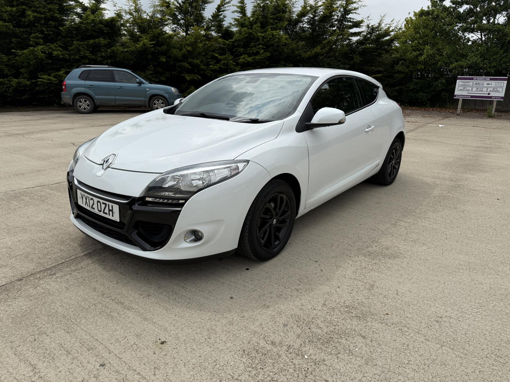 Renault Megane 1.9 dCi Dynamique TomTom Hatchback 5dr Diesel Manual Euro 5 (130 ps)