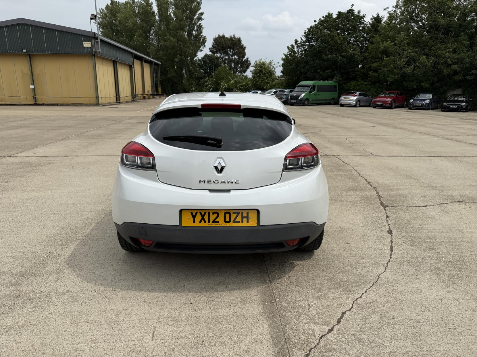 Renault Megane 1.9 dCi Dynamique TomTom Hatchback 5dr Diesel Manual Euro 5 (130 ps)