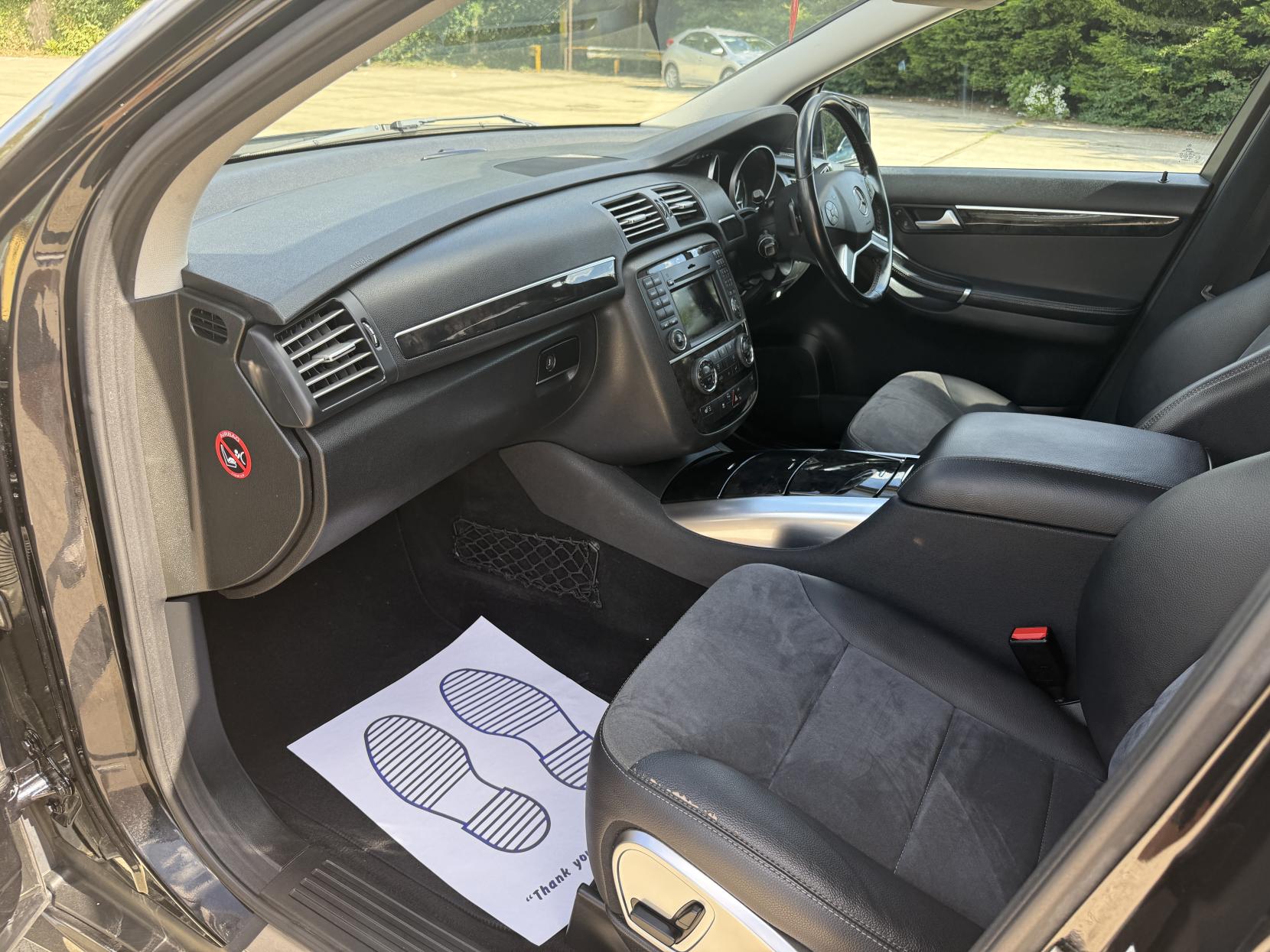 Mercedes-Benz R Class 3.0 R350L CDI MPV 5dr Diesel G-Tronic+ 4WD Euro 5 (7 seats) (265 ps)