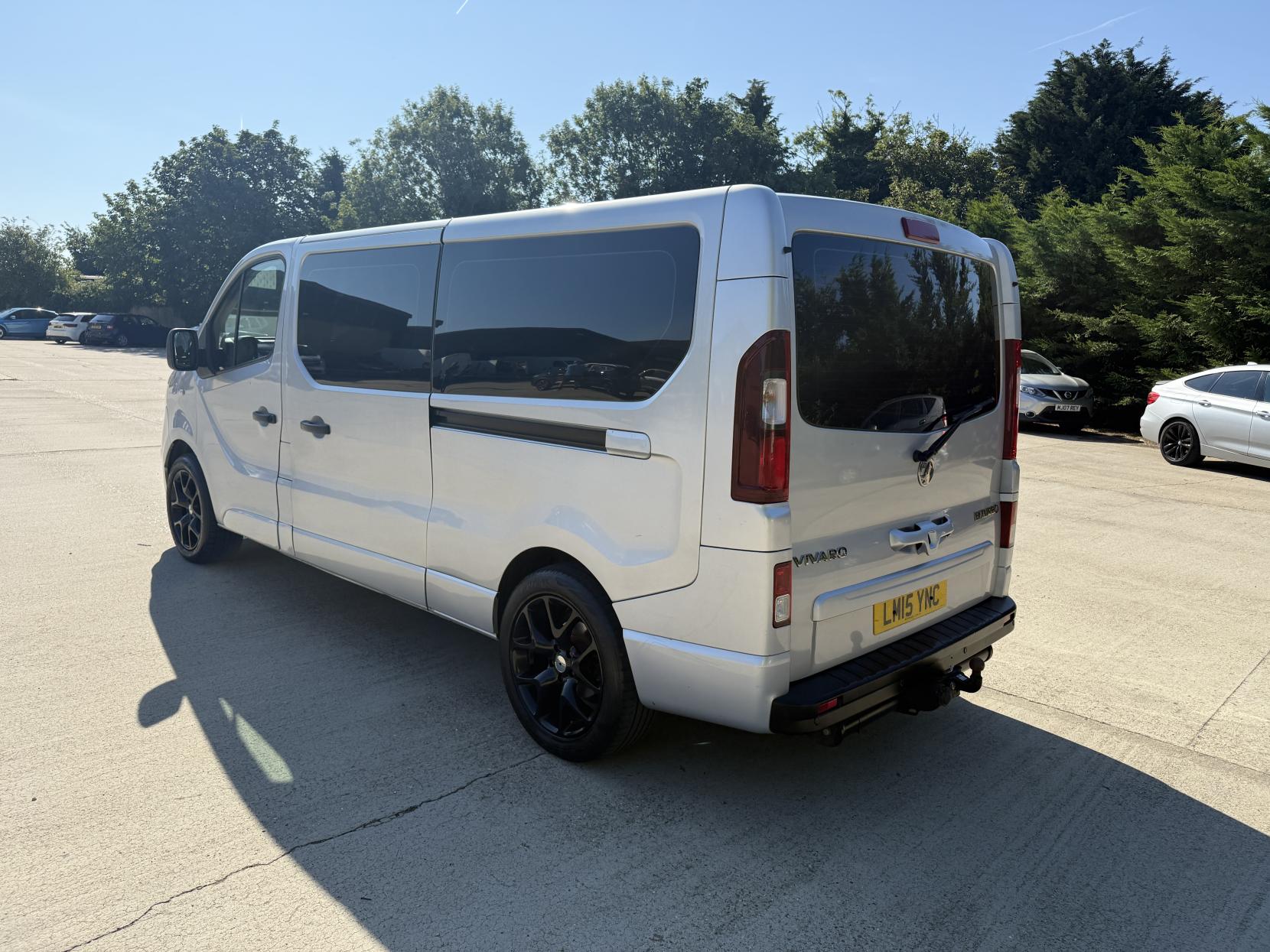 Vauxhall Vivaro 1.6 CDTi 2900 BiTurbo ecoFLEX Combi Van Double Cab 5dr Diesel Manual L2 H1 Euro 5 (s/s) (9 Seat) (120 ps)