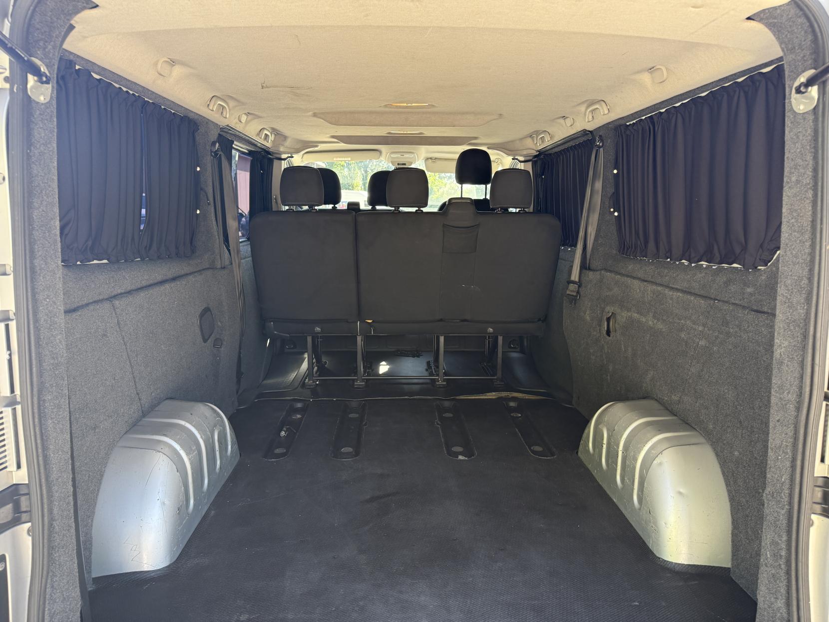 Vauxhall Vivaro 1.6 CDTi 2900 BiTurbo ecoFLEX Combi Van Double Cab 5dr Diesel Manual L2 H1 Euro 5 (s/s) (9 Seat) (120 ps)