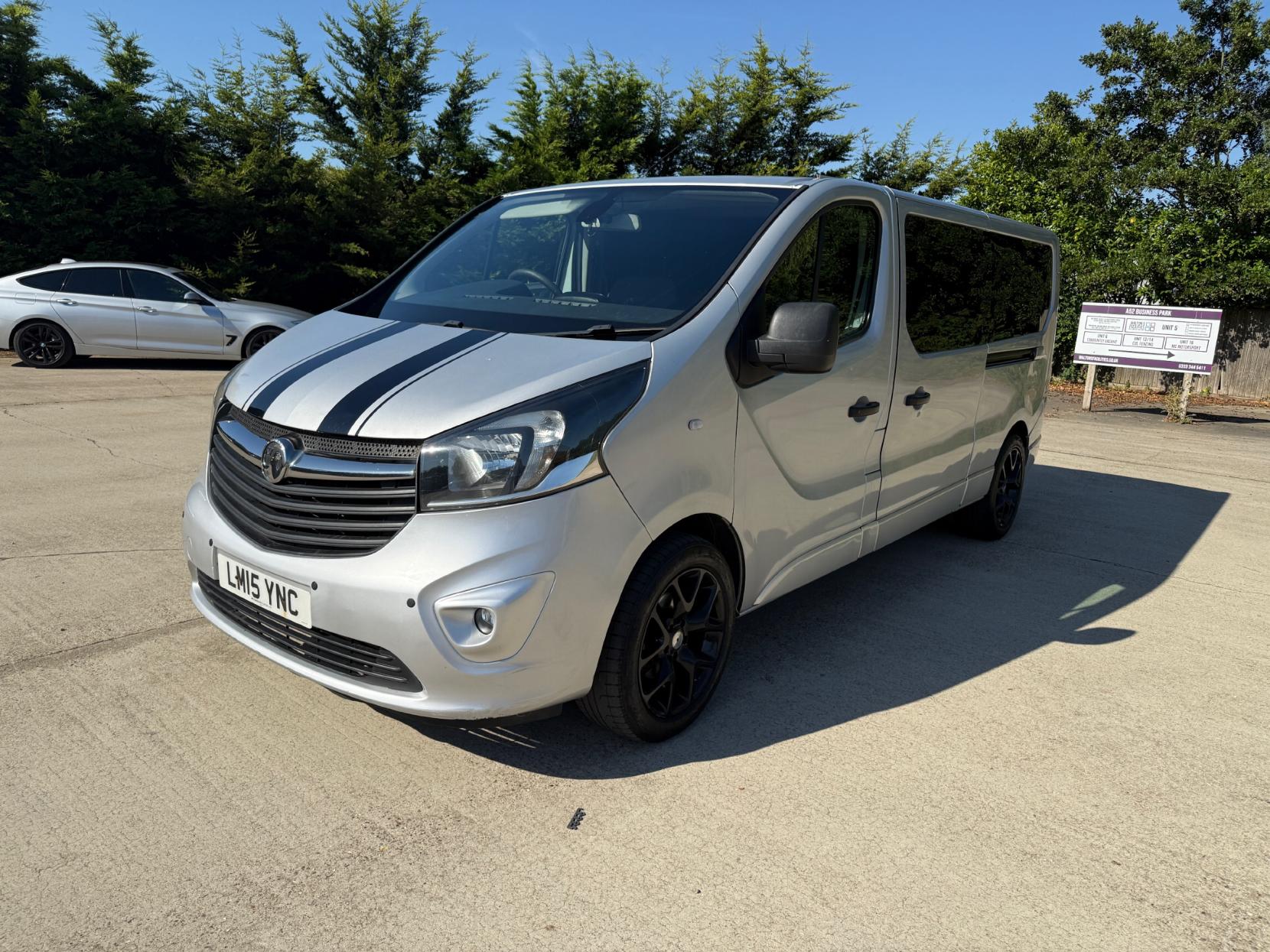 Vauxhall Vivaro 1.6 CDTi 2900 BiTurbo ecoFLEX Combi Van Double Cab 5dr Diesel Manual L2 H1 Euro 5 (s/s) (9 Seat) (120 ps)