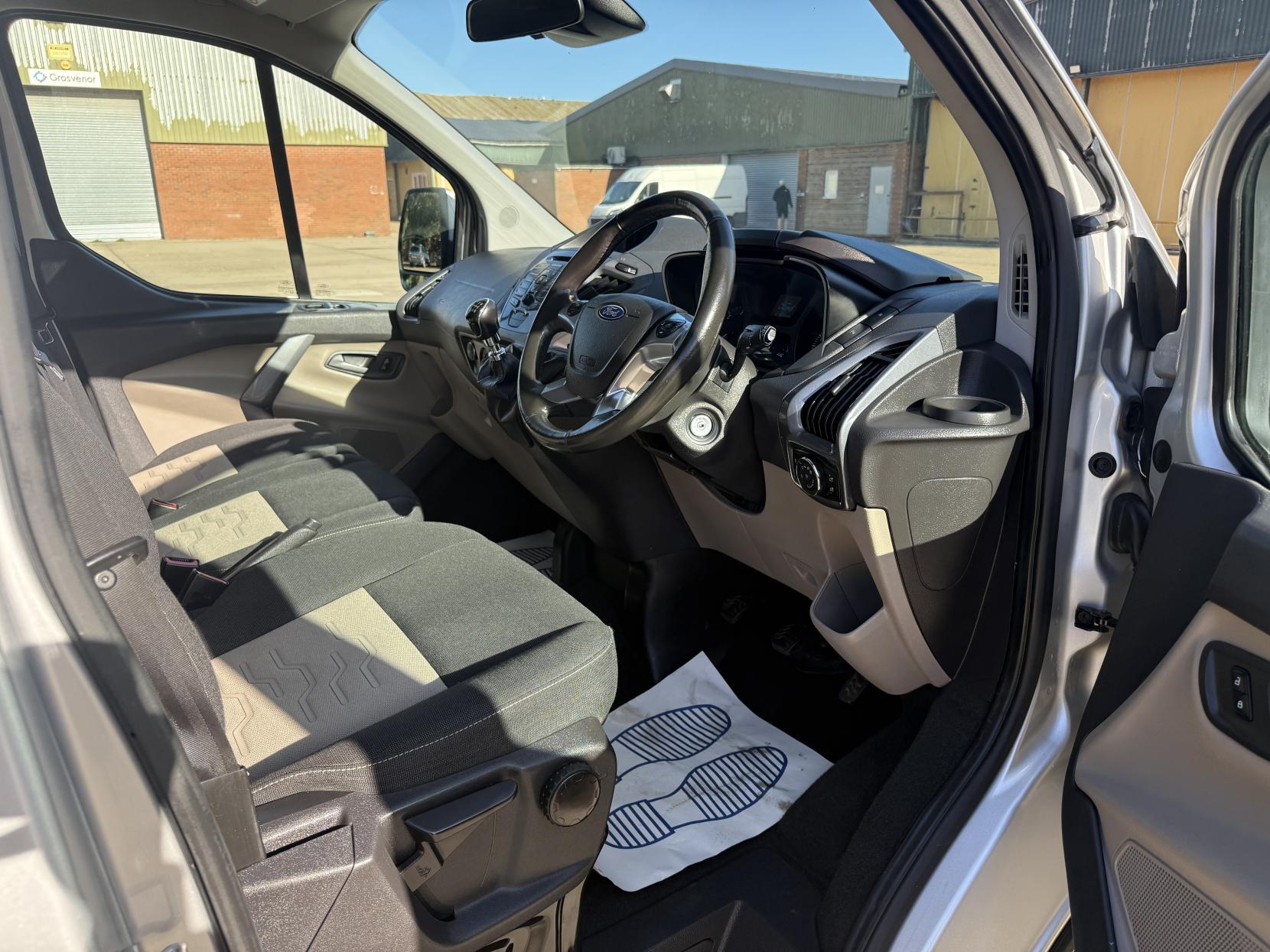 Ford Tourneo Custom 2.0 310 EcoBlue Titanium Minibus Double Cab 5dr Diesel Manual L1 Euro 6 (s/s) (130 ps) Wheelchair ramp accessible 