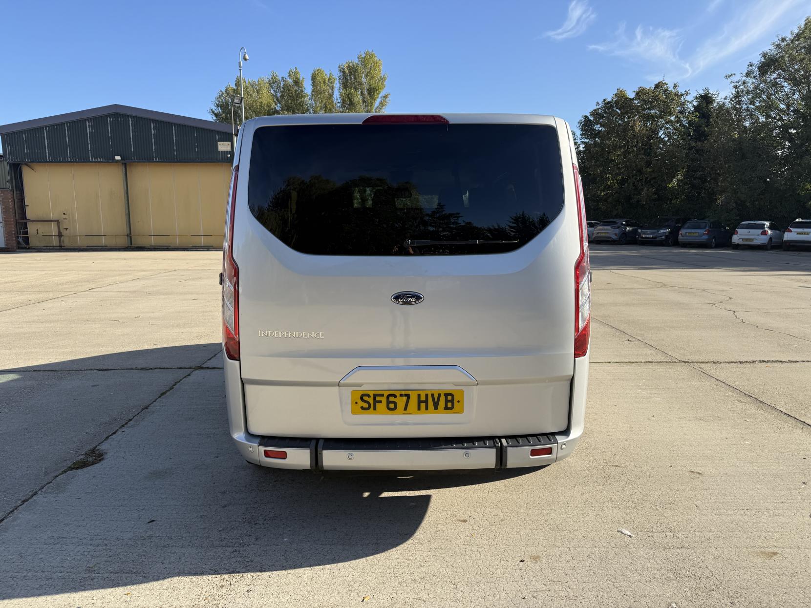 Ford Tourneo Custom 2.0 310 EcoBlue Titanium Minibus Double Cab 5dr Diesel Manual L1 Euro 6 (s/s) (130 ps) Wheelchair ramp accessible 