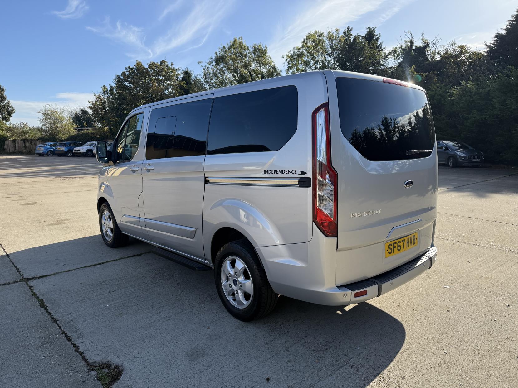 Ford Tourneo Custom 2.0 310 EcoBlue Titanium Minibus Double Cab 5dr Diesel Manual L1 Euro 6 (s/s) (130 ps) Wheelchair ramp accessible 