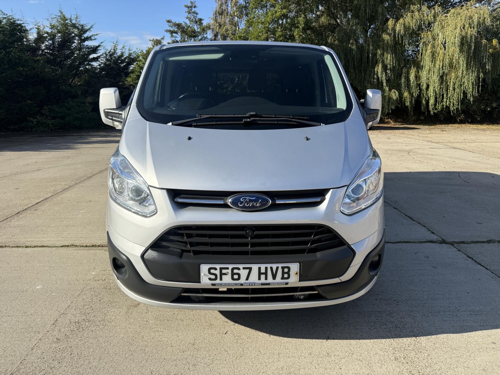 Ford Tourneo Custom 2.0 310 EcoBlue Titanium Minibus Double Cab 5dr Diesel Manual L1 Euro 6 (s/s) (130 ps) Wheelchair ramp accessible 