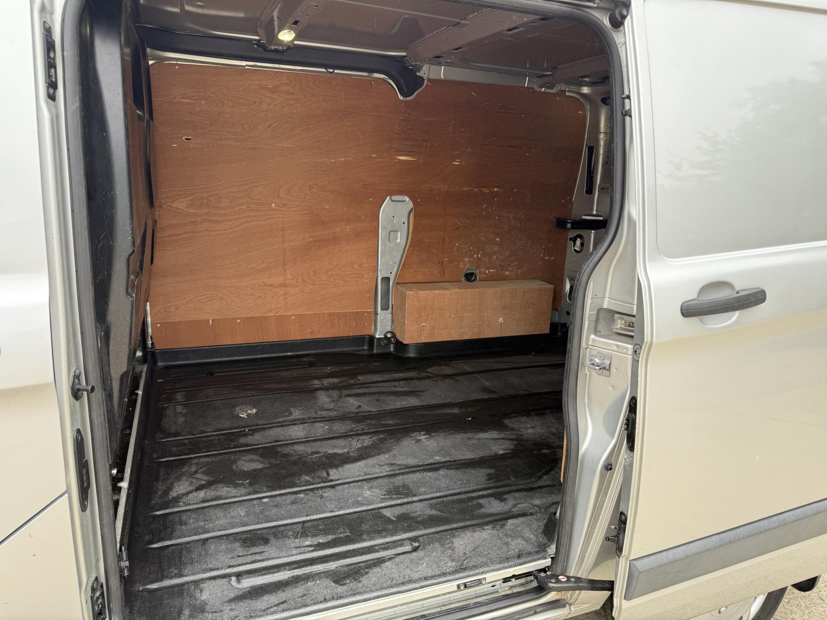 Ford Transit Custom 2.2 TDCi 270 Trend Panel Van 5dr Diesel Manual L1 H1 (186 g/km, 123 bhp)