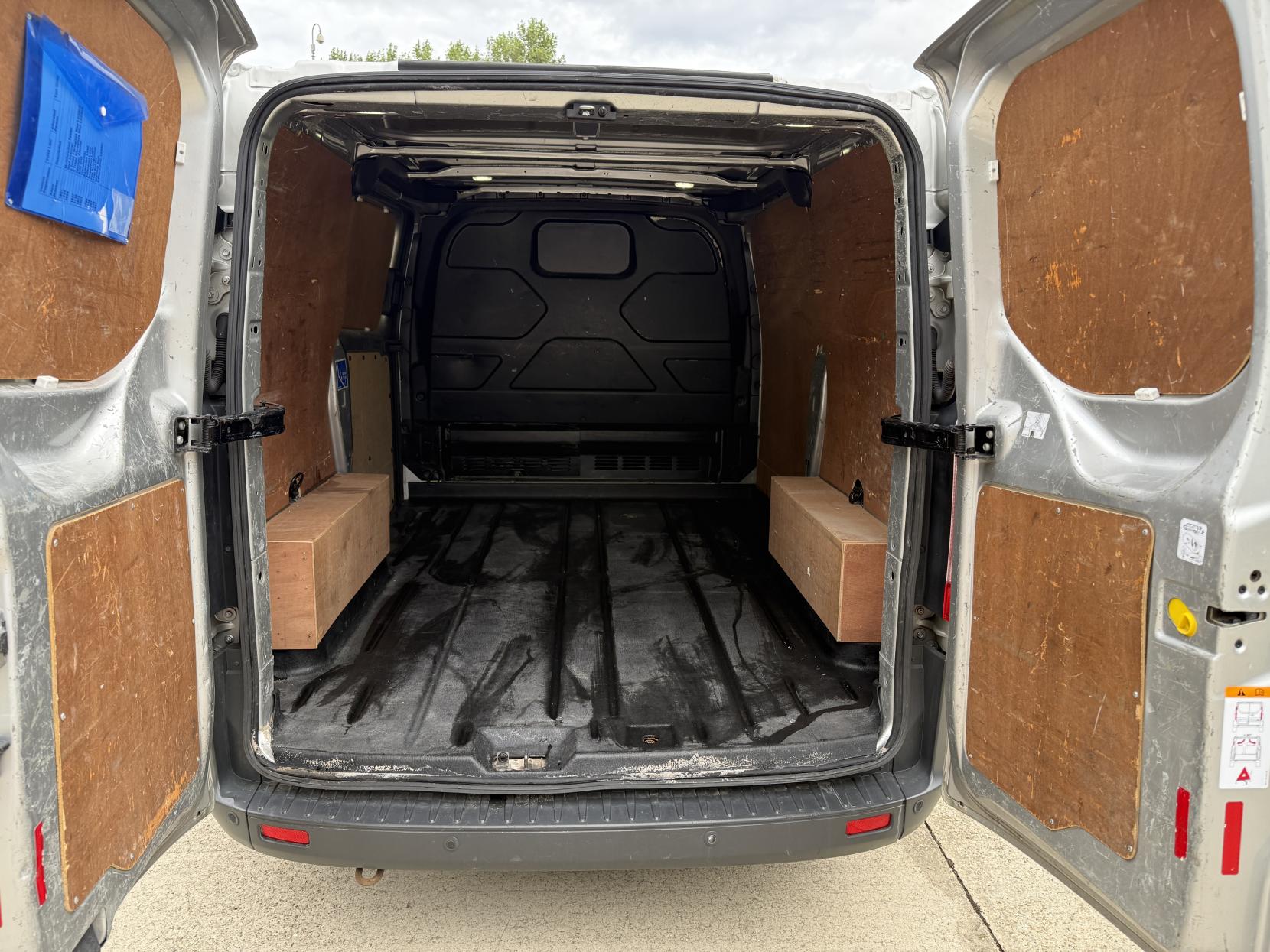 Ford Transit Custom 2.2 TDCi 270 Trend Panel Van 5dr Diesel Manual L1 H1 (186 g/km, 123 bhp)