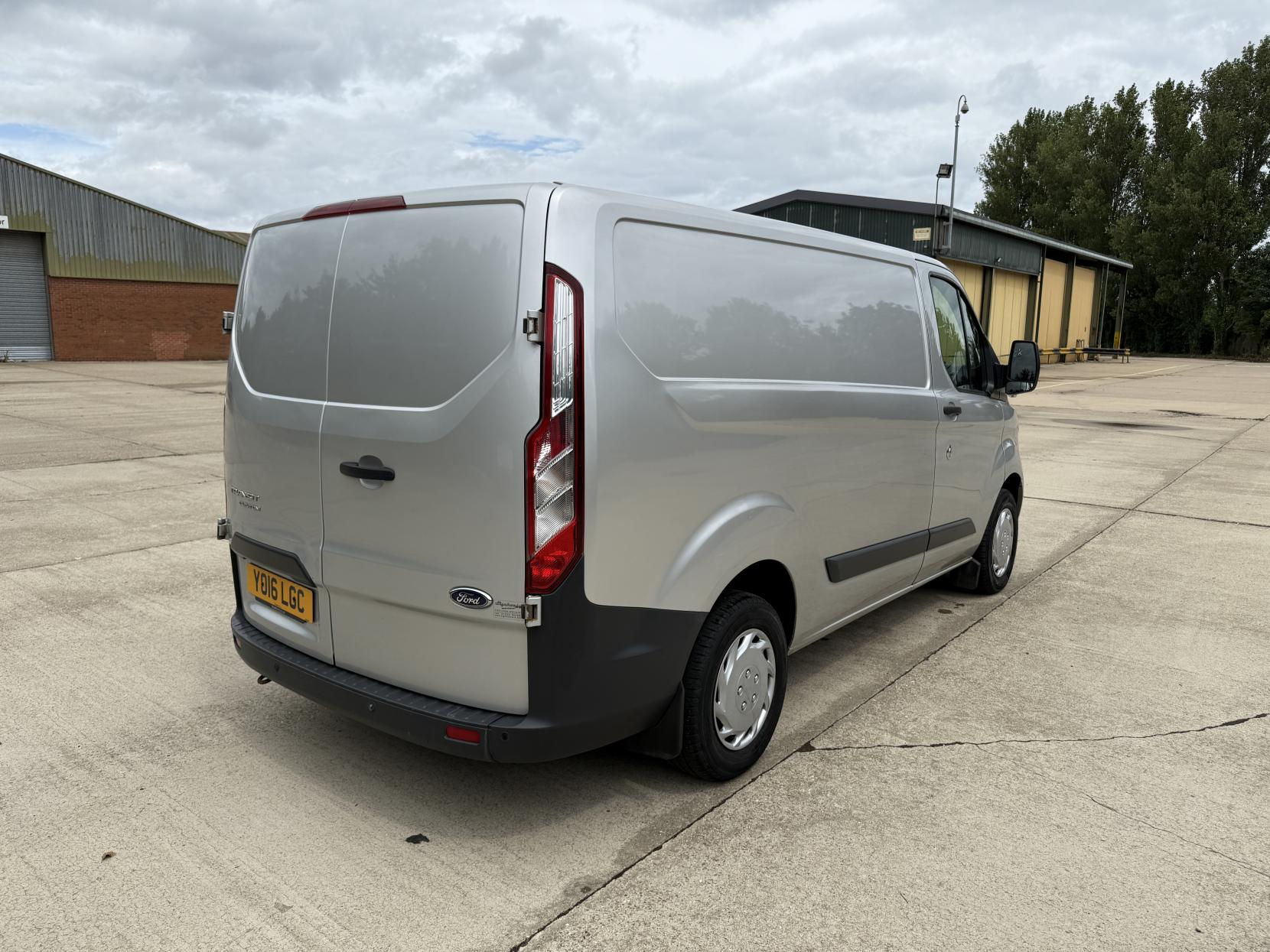 Ford Transit Custom 2.2 TDCi 270 Trend Panel Van 5dr Diesel Manual L1 H1 (186 g/km, 123 bhp)