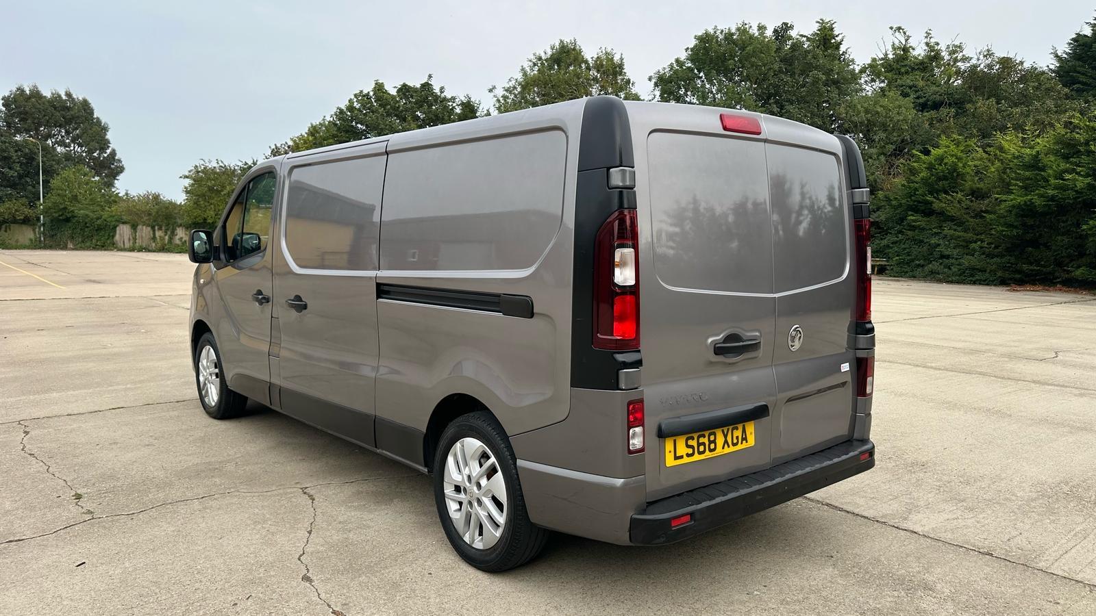 Vauxhall Vivaro 1.6 CDTi 2900 Sportive Panel Van 5dr Diesel Manual L2 H1 Euro 6 (120 ps)