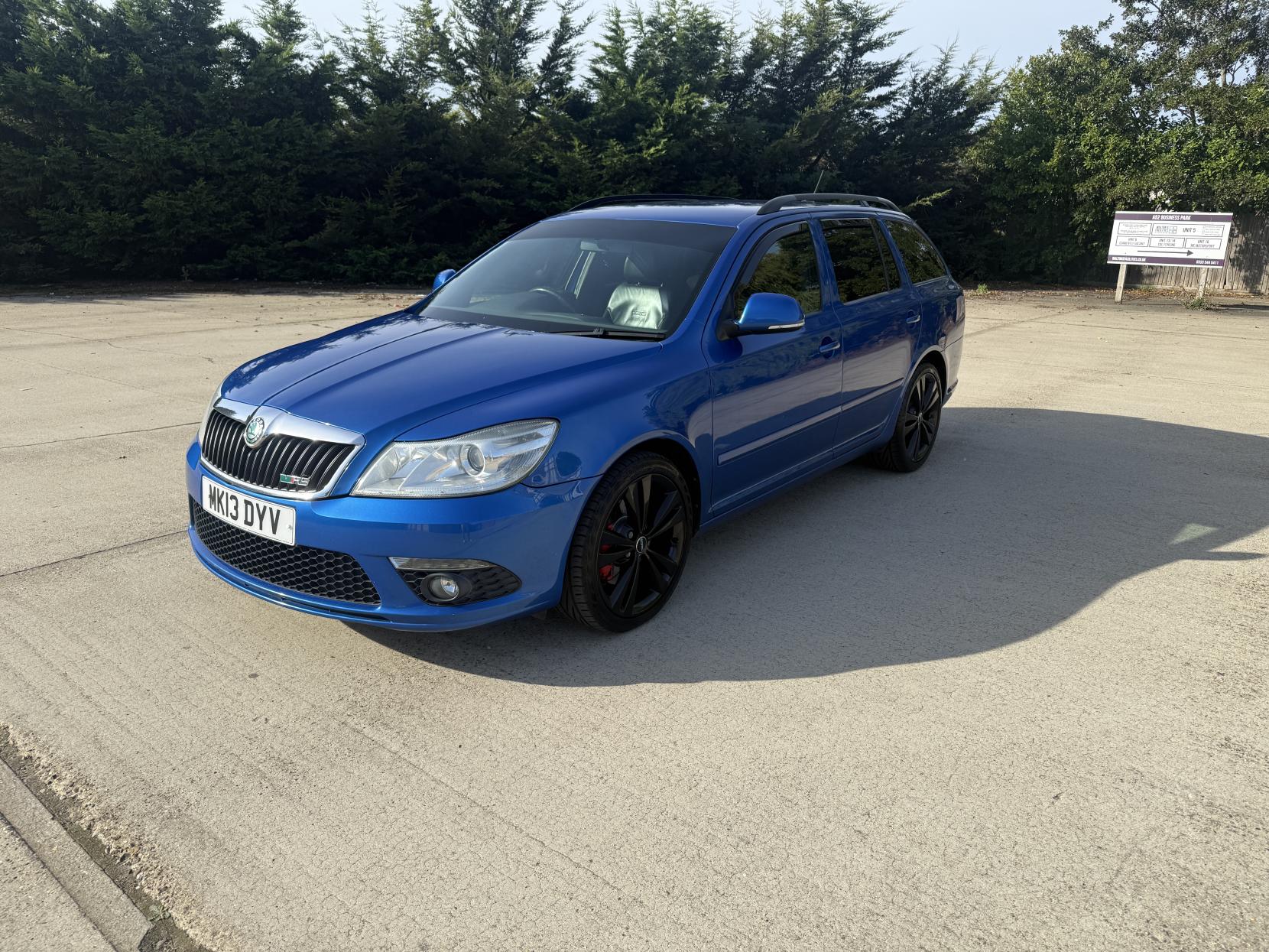 Skoda Octavia 2.0 TDI vRS Blackline Estate 5dr Diesel DSG Euro 5 (170 ps)