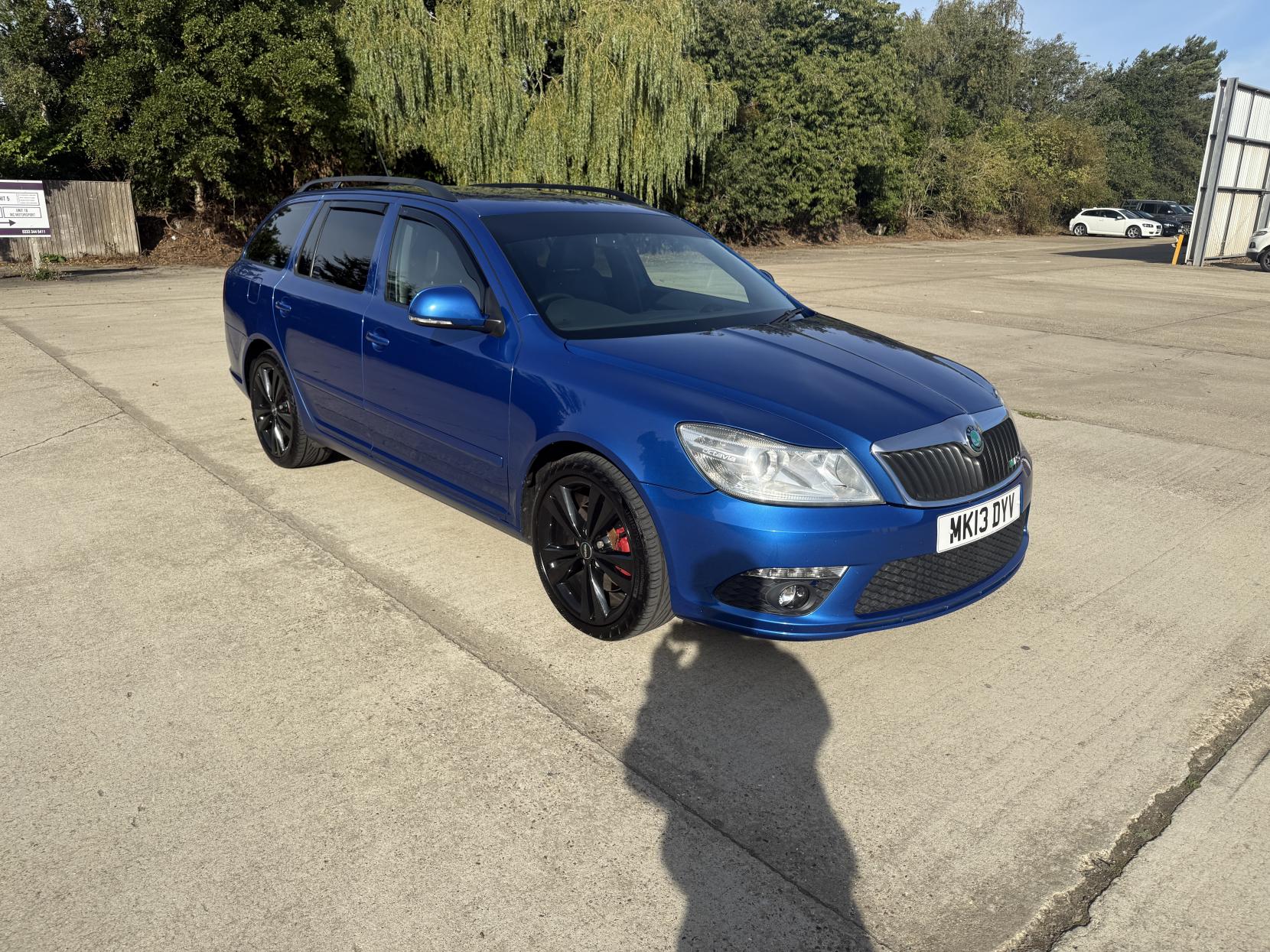 Skoda Octavia 2.0 TDI vRS Blackline Estate 5dr Diesel DSG Euro 5 (170 ps)