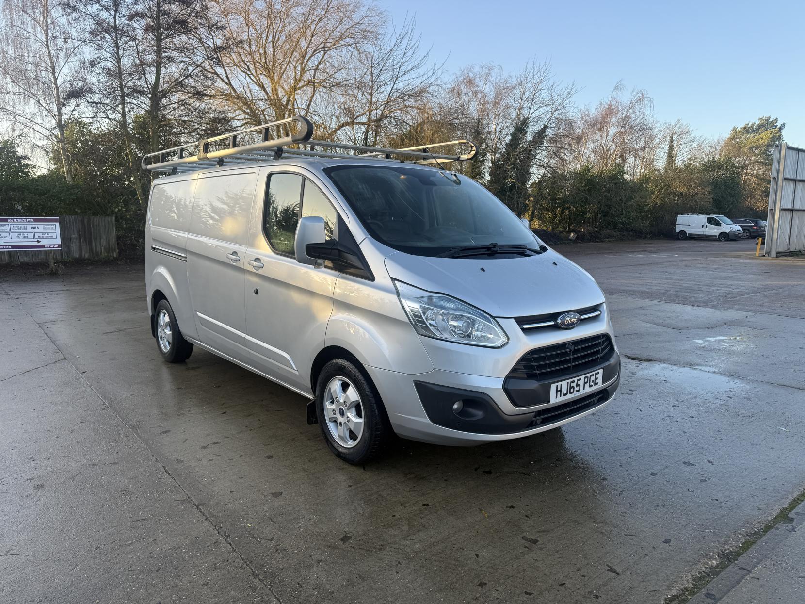 Ford Transit Custom 2.2 TDCi 310 Limited Panel Van 5dr Diesel Manual L2 H1 (186 g/km, 153 bhp) LWB