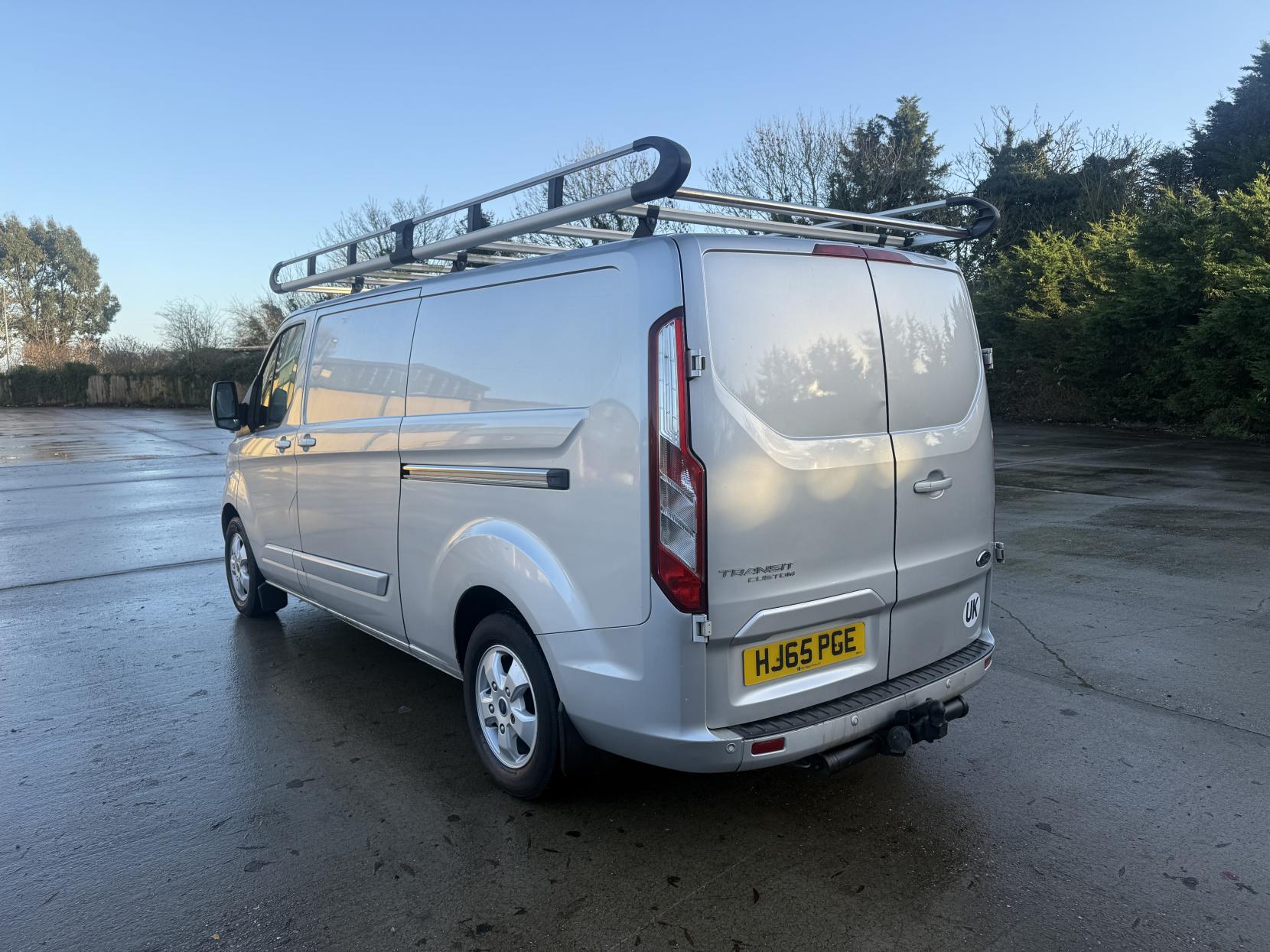 Ford Transit Custom 2.2 TDCi 310 Limited Panel Van 5dr Diesel Manual L2 H1 (186 g/km, 153 bhp) LWB