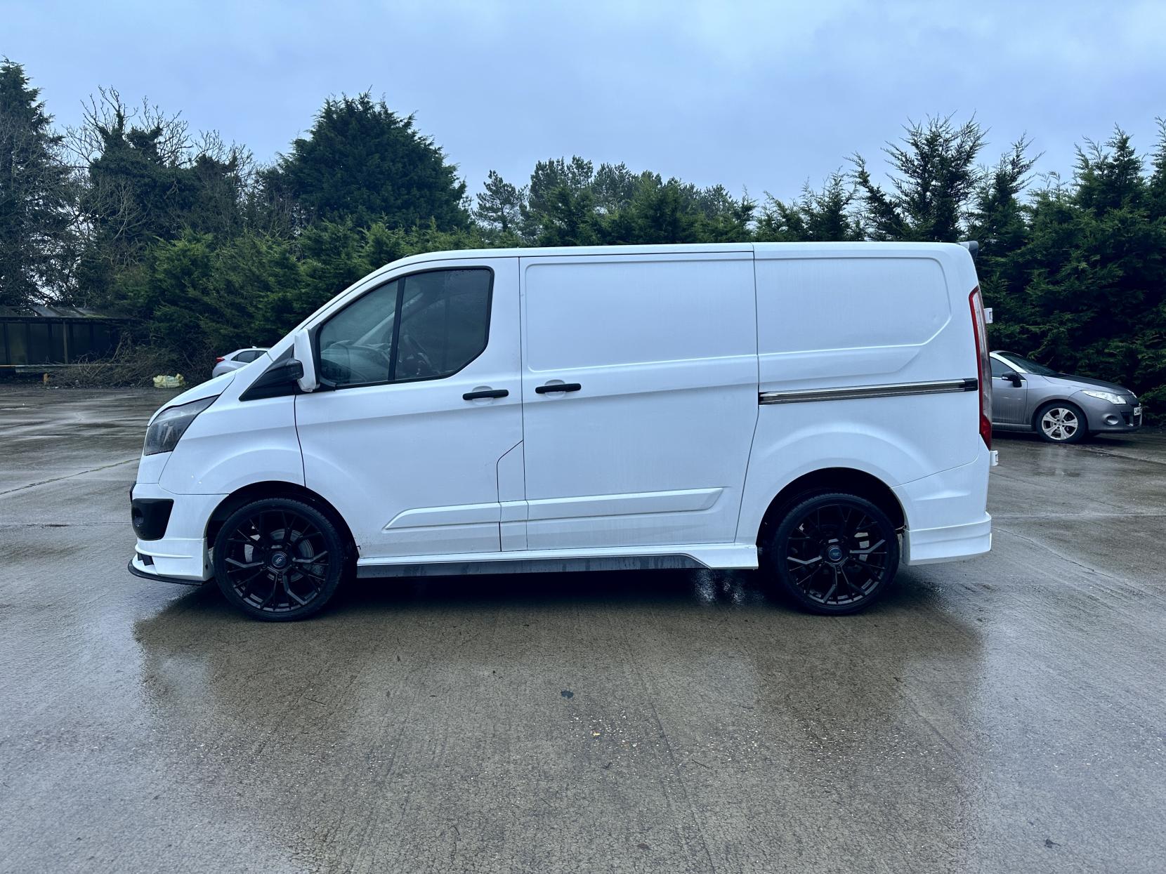 Ford Transit Custom 2.2 TDCi 310 ECOnetic Panel Van 5dr Diesel Manual L1 H1 (162 g/km, 98 bhp)