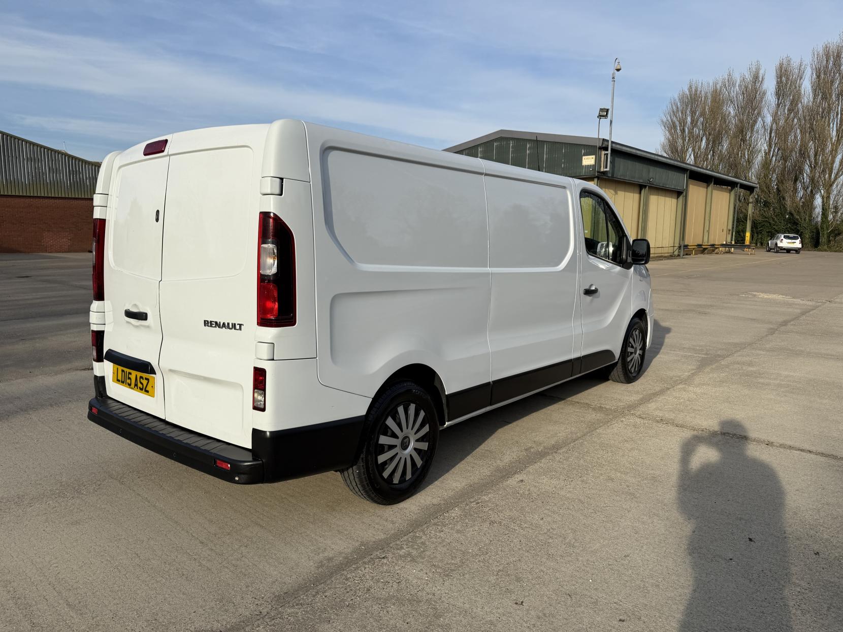 Renault Trafic 1.6 dCi ENERGY 29 Business+ Panel Van 5dr Diesel Manual LWB Standard Roof Euro 5 (s/s) (120 ps)