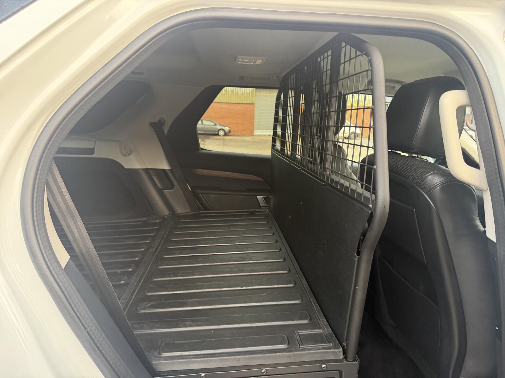 Land Rover Discovery 3.0 SD V6 HSE SUV 5dr Diesel Auto 4WD Euro 6 (s/s) (306 ps)