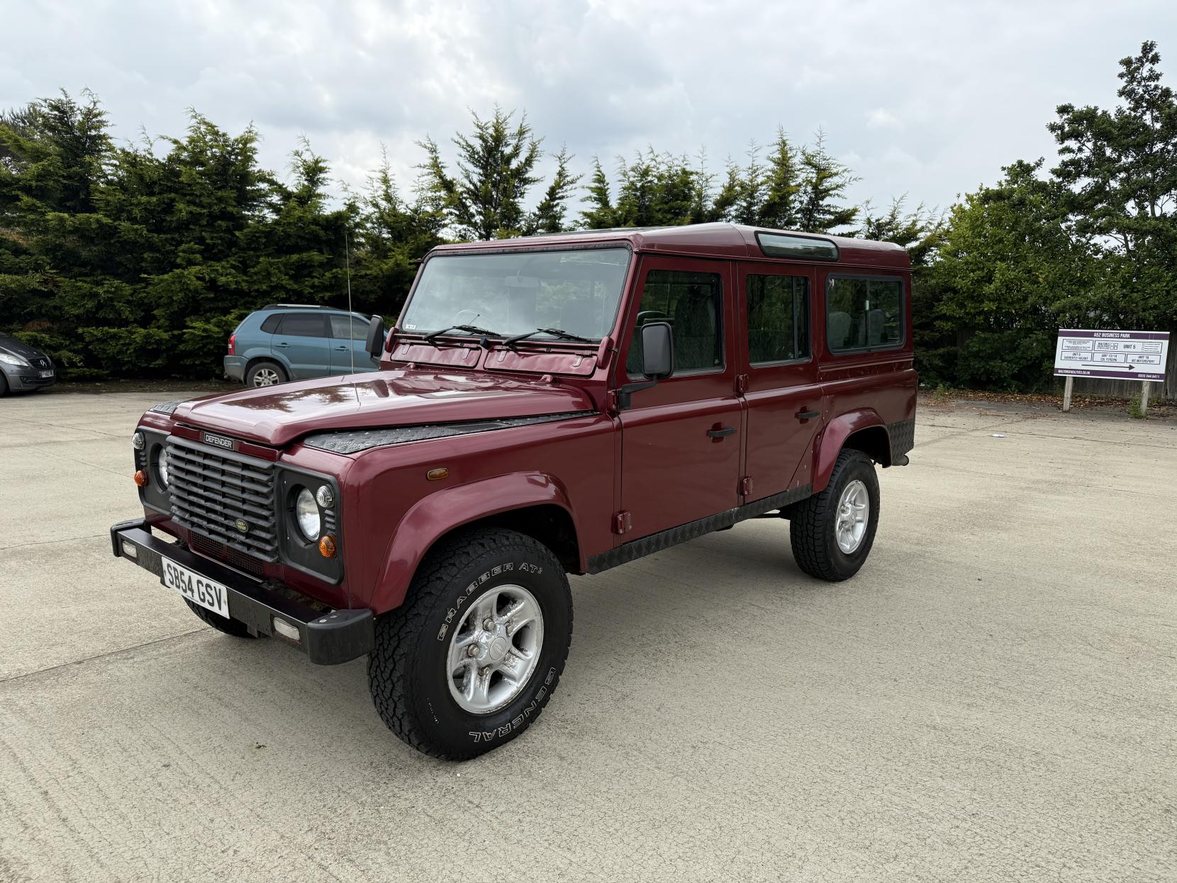 Land Rover Defender 110 2.5 TD5 County SUV 5dr Diesel Manual (299 g/km, 120 bhp)