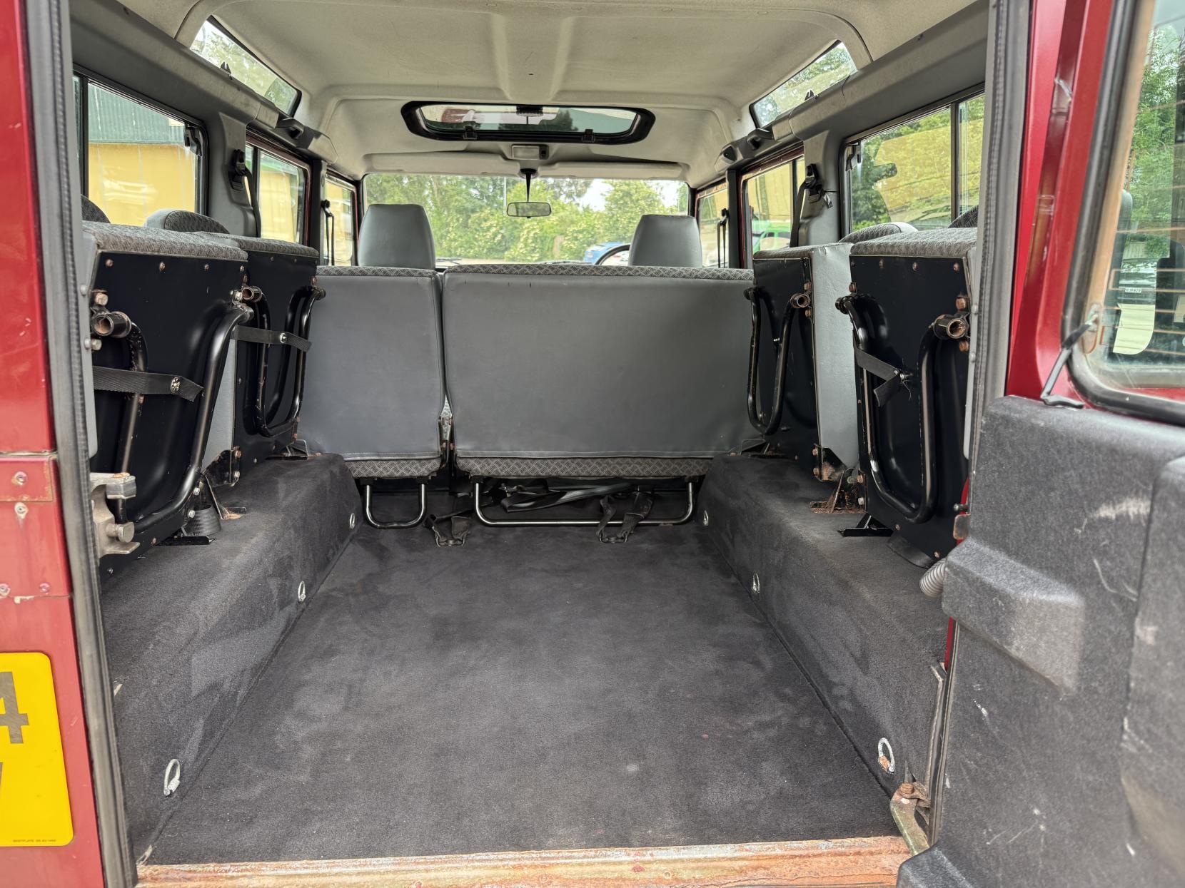 Land Rover Defender 110 2.5 TD5 County SUV 5dr Diesel Manual (299 g/km, 120 bhp)