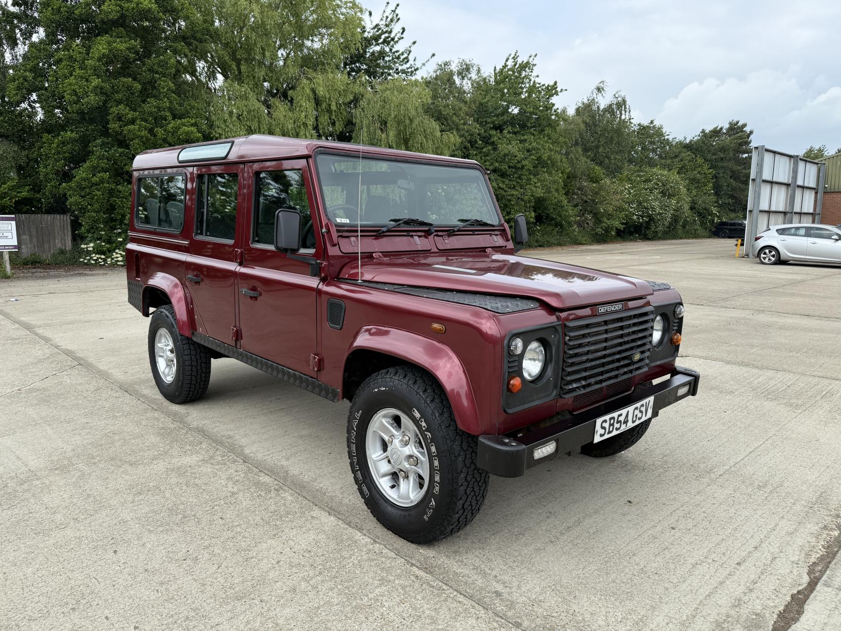 Land Rover Defender 110 2.5 TD5 County SUV 5dr Diesel Manual (299 g/km, 120 bhp)