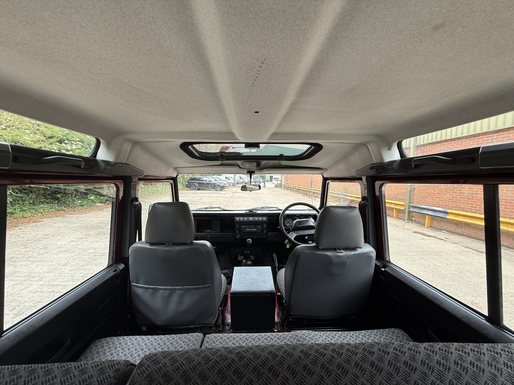 Land Rover Defender 110 2.5 TD5 County SUV 5dr Diesel Manual (299 g/km, 120 bhp)