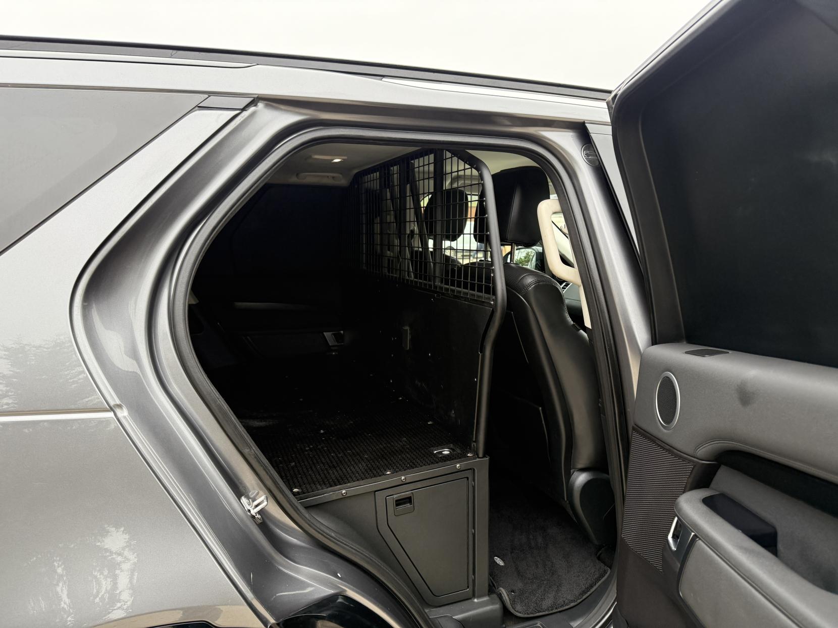 Land Rover Discovery 3.0 TD V6 HSE.VAN Commercial 5dr Diesel Auto 4WD Euro 6 (s/s) (258 ps)