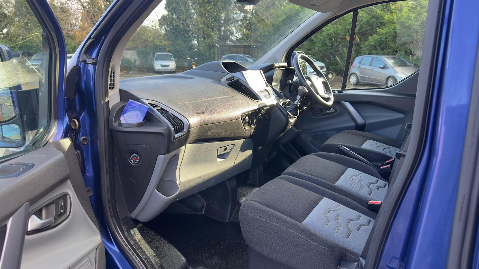 Ford Transit Custom 2.2 TDCi 290 Limited Panel Van 5dr Diesel Manual L2 H1 (186 g/km, 123 bhp)