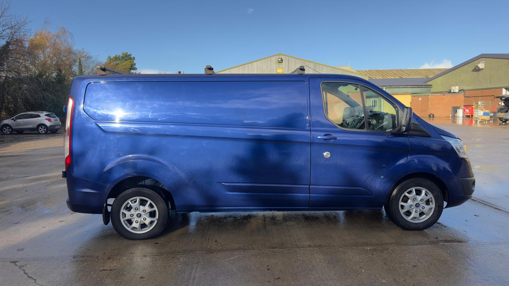 Ford Transit Custom 2.2 TDCi 290 Limited Panel Van 5dr Diesel Manual L2 H1 (186 g/km, 123 bhp)