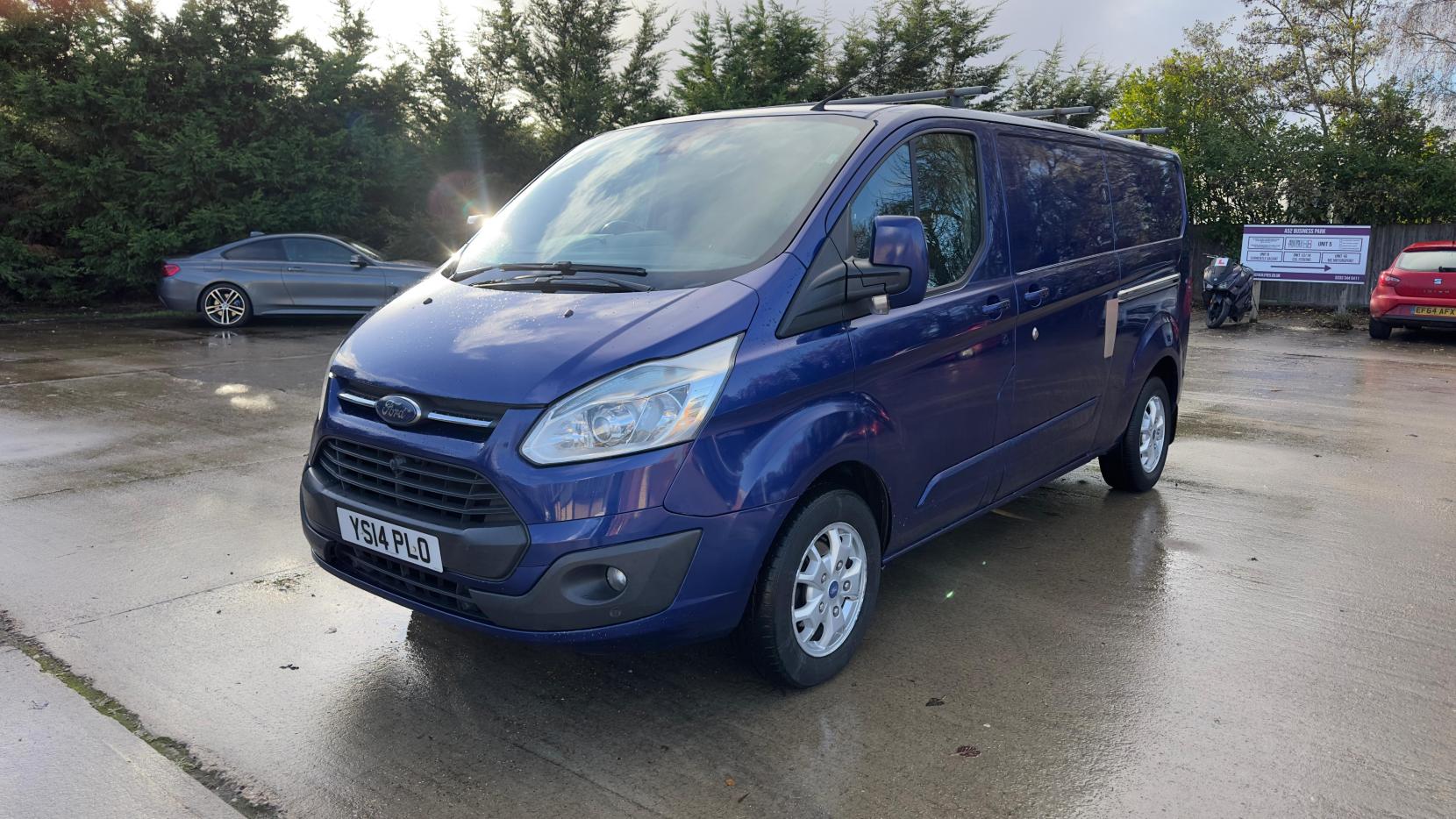 Ford Transit Custom 2.2 TDCi 290 Limited Panel Van 5dr Diesel Manual L2 H1 (186 g/km, 123 bhp)