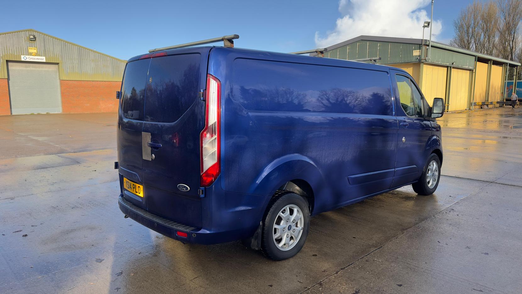 Ford Transit Custom 2.2 TDCi 290 Limited Panel Van 5dr Diesel Manual L2 H1 (186 g/km, 123 bhp)